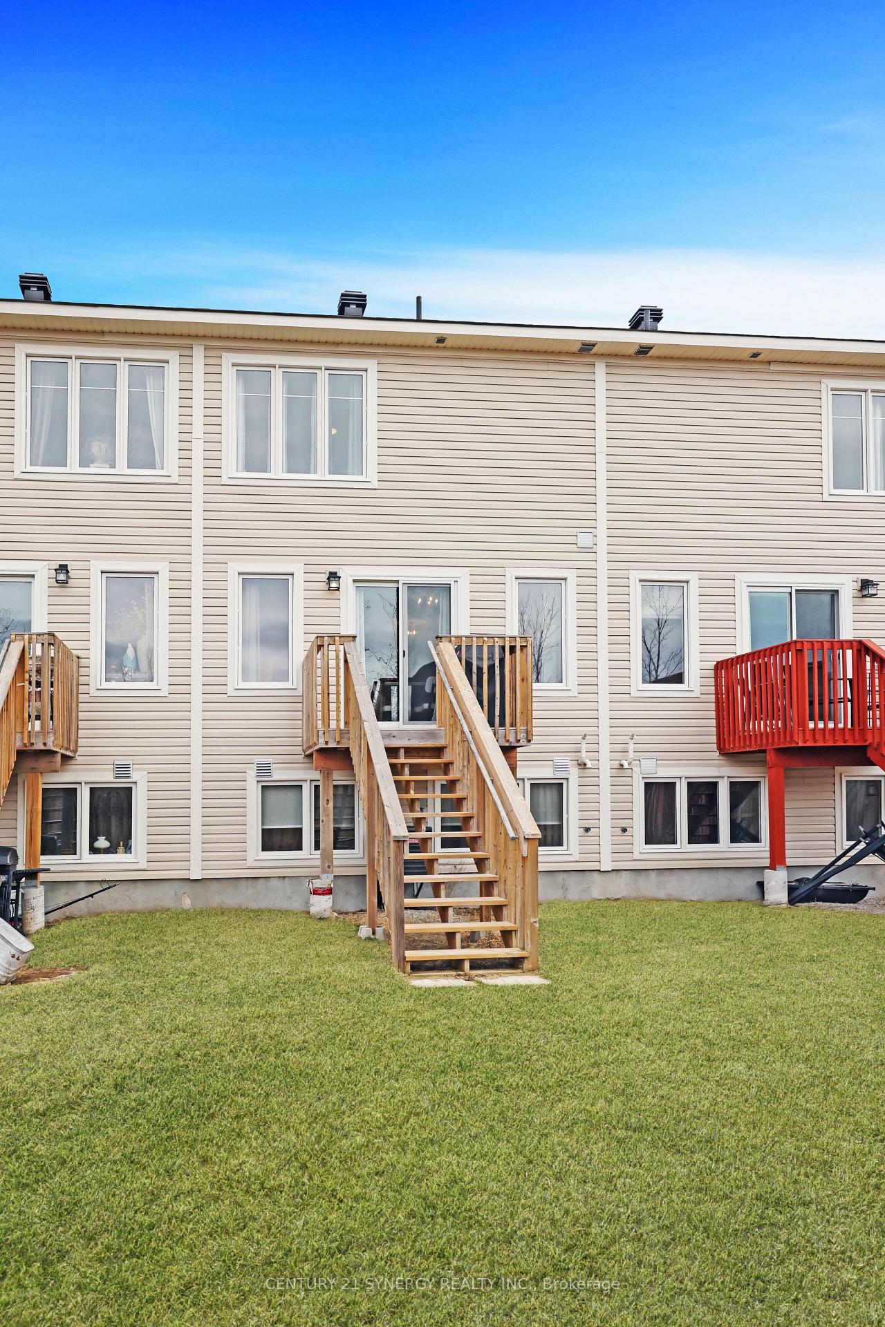 Photo 38 of 10 Staples Boulevard, Smiths Falls — HOMEH