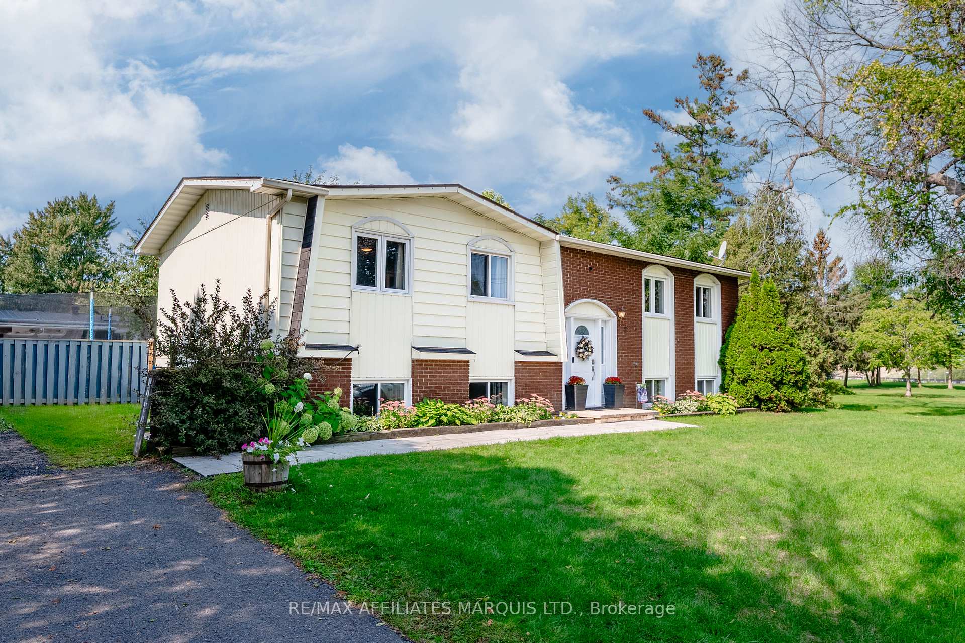 Photo 2 of 28 Broad Street, South Glengarry, Lancaster — HOMEH