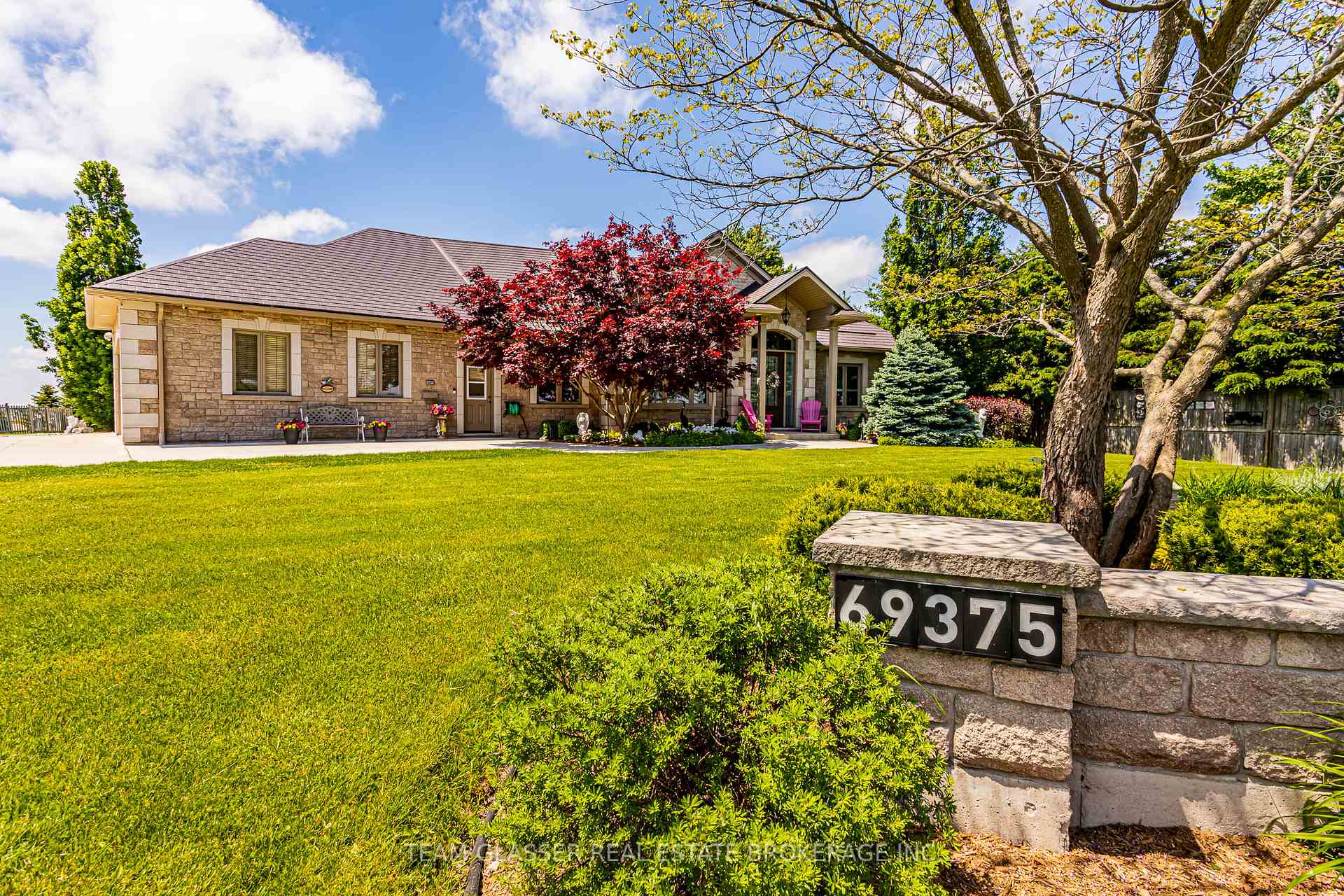 Front of 69375 Victoria Drive