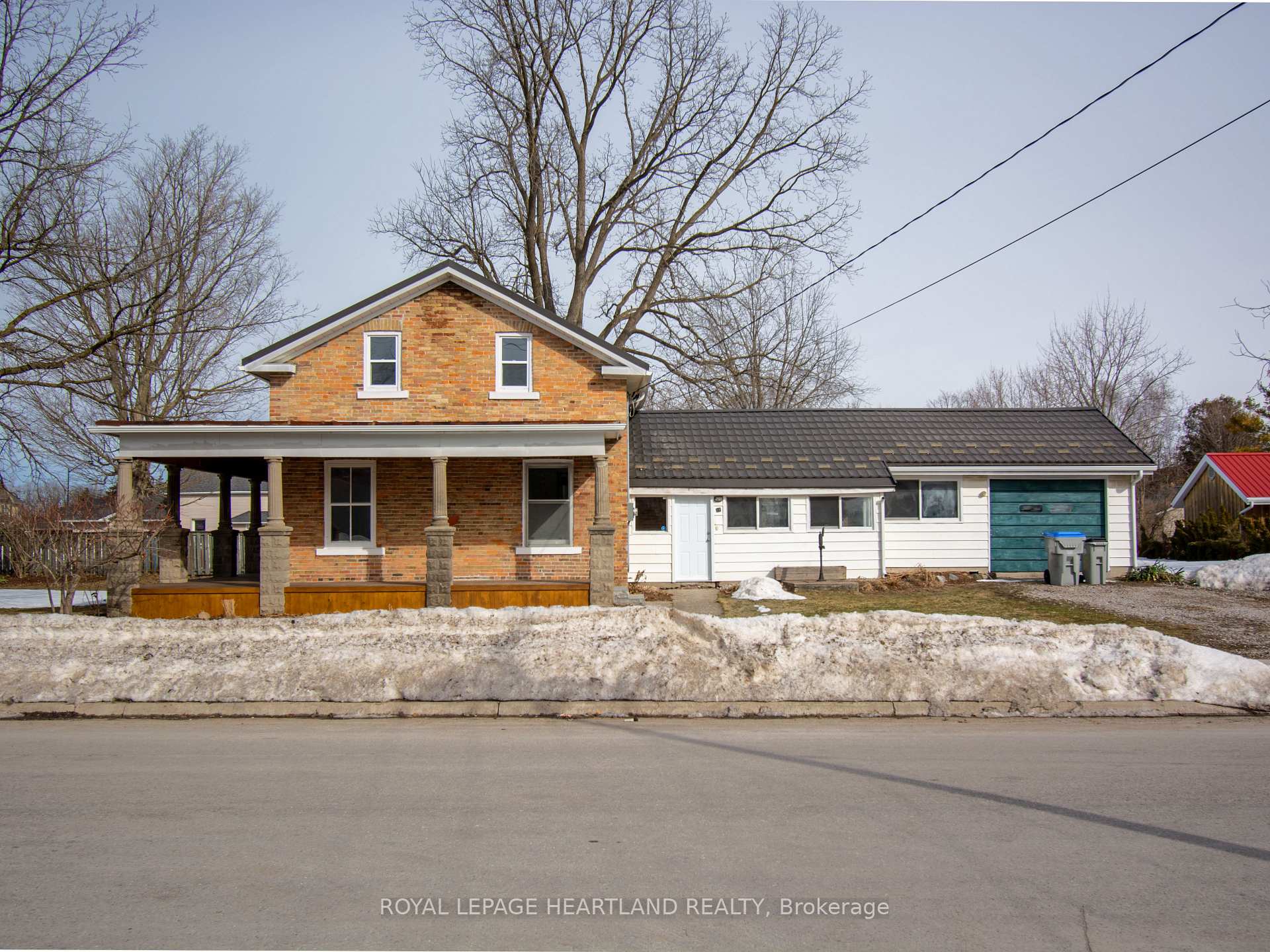 Photo 3 of 18 Simcoe Street, South Huron, Exeter — HOMEH