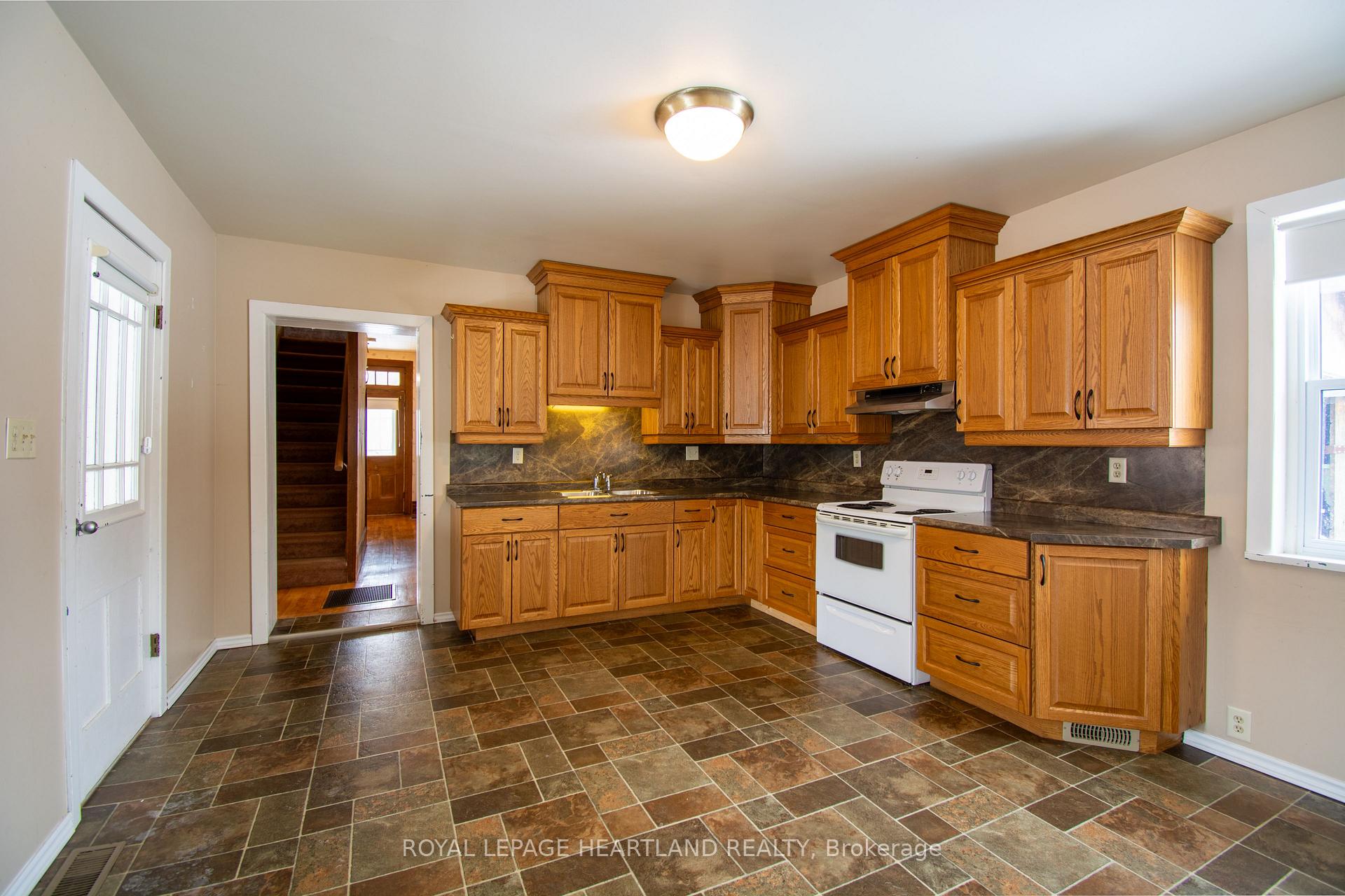 Photo 6 of 18 Simcoe Street, South Huron, Exeter — HOMEH