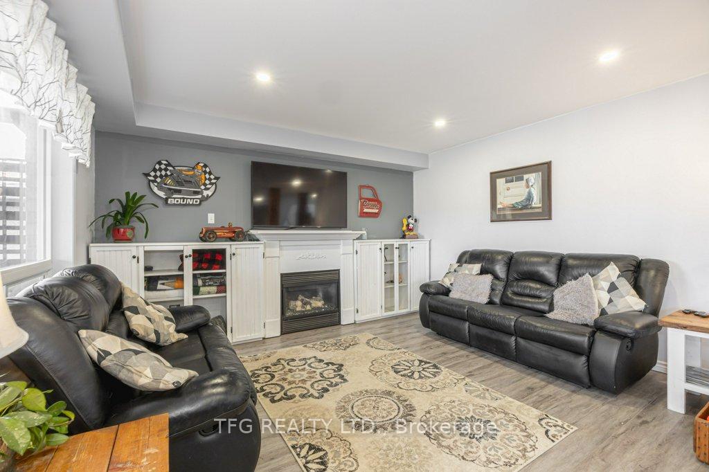 Photo 15 of 56 Perryview Drive, Scugog, Port Perry — HOMEH