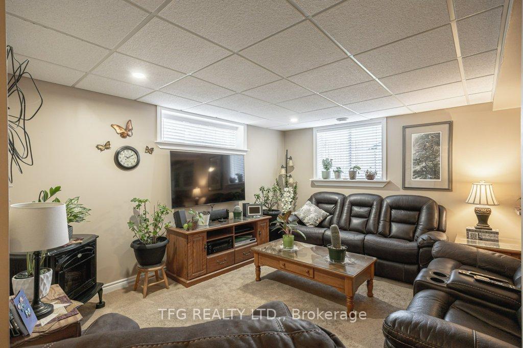Photo 27 of 56 Perryview Drive, Scugog, Port Perry — HOMEH