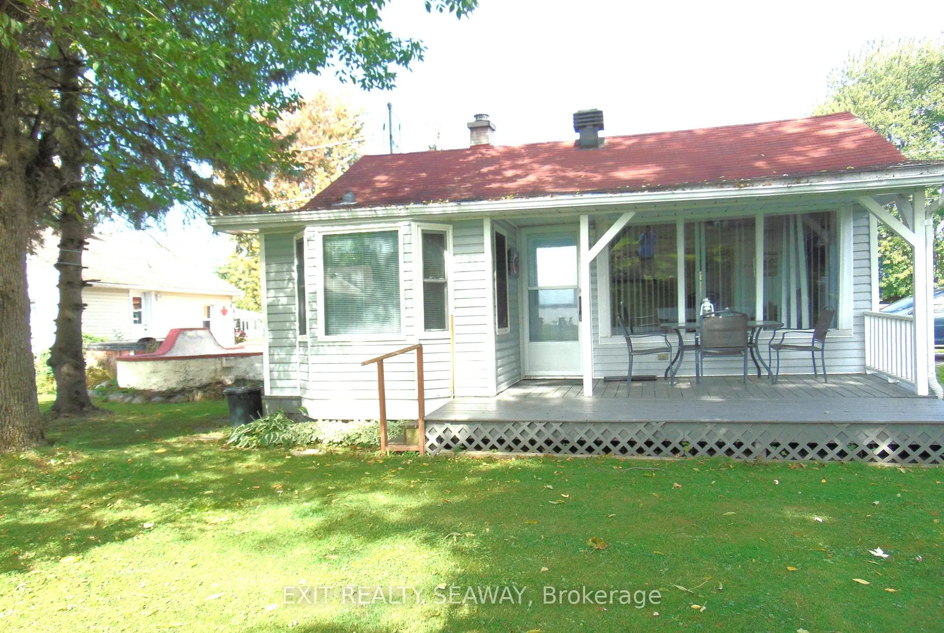 Front of 6242 Maple Avenue