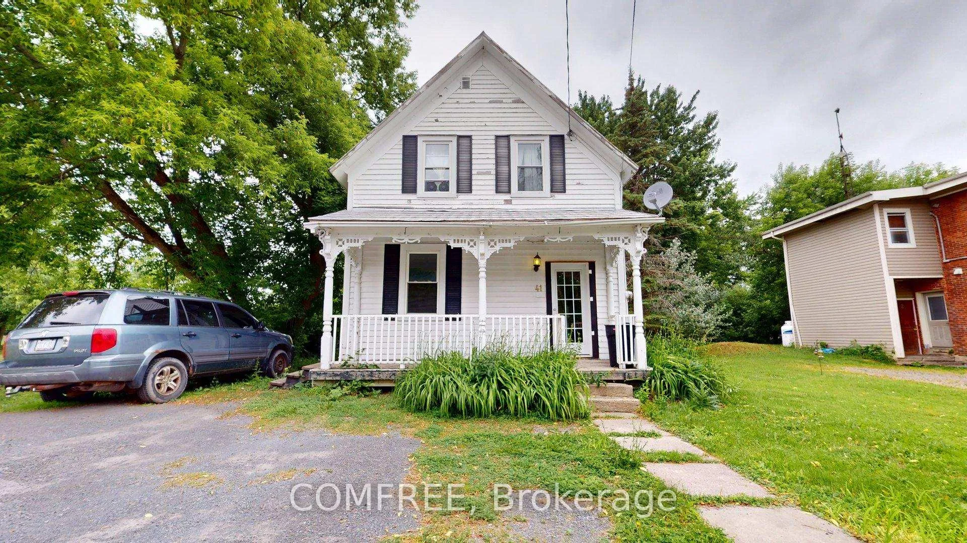 Front of 41 Main Street