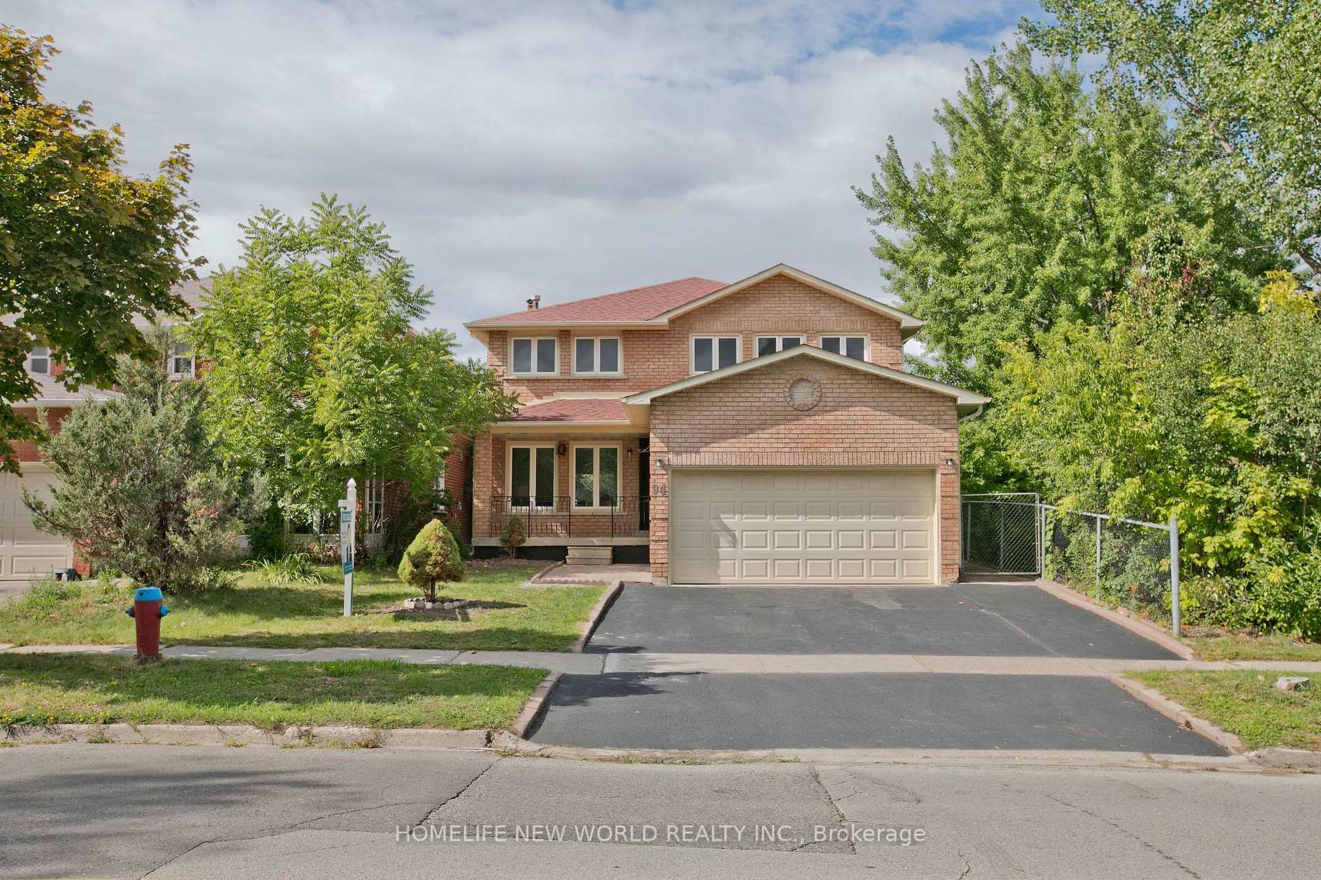 Front of 94 Weldrick Road E