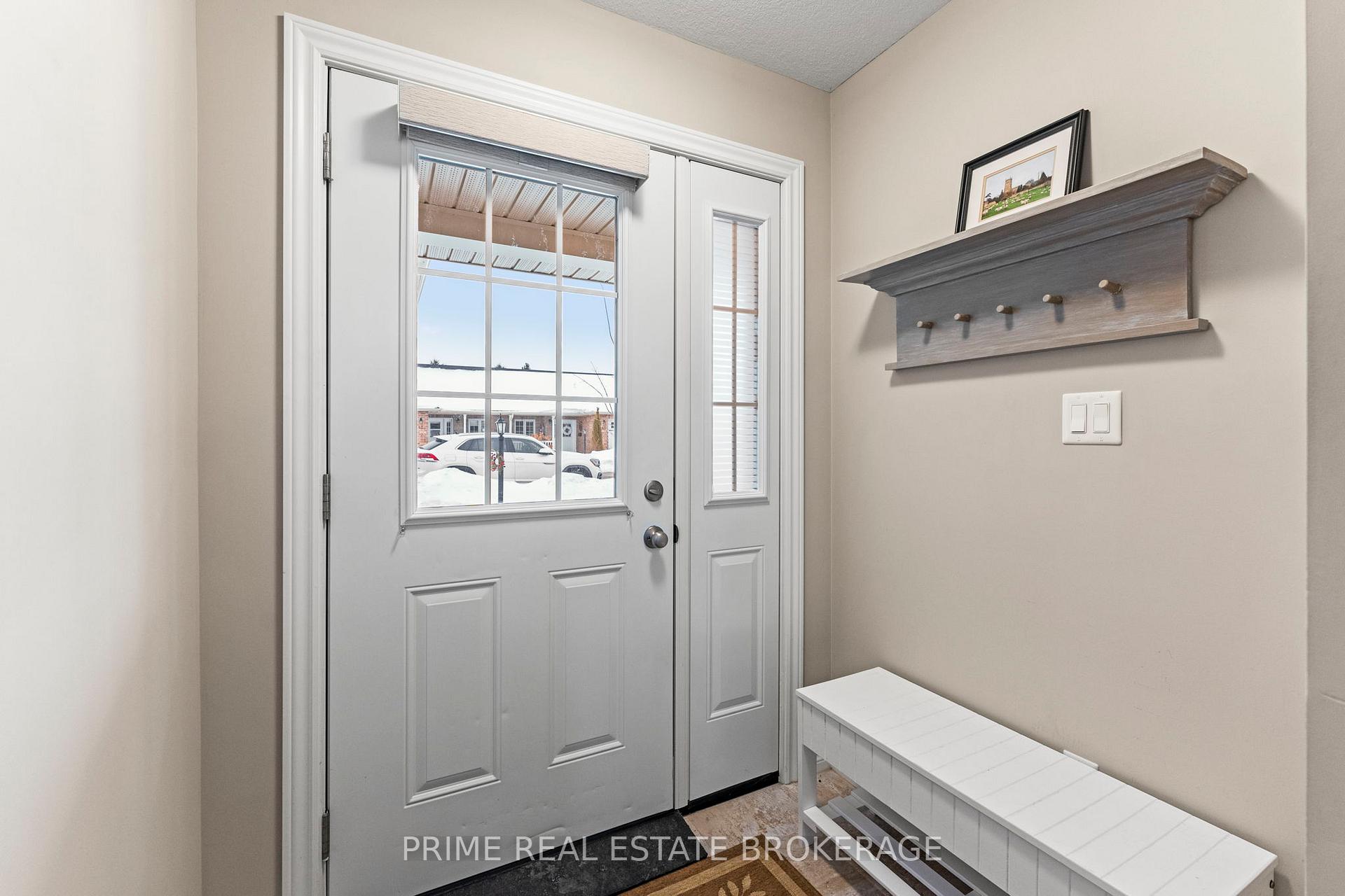 Photo 3 of 40 Devon Drive, South Huron, Exeter — HOMEH