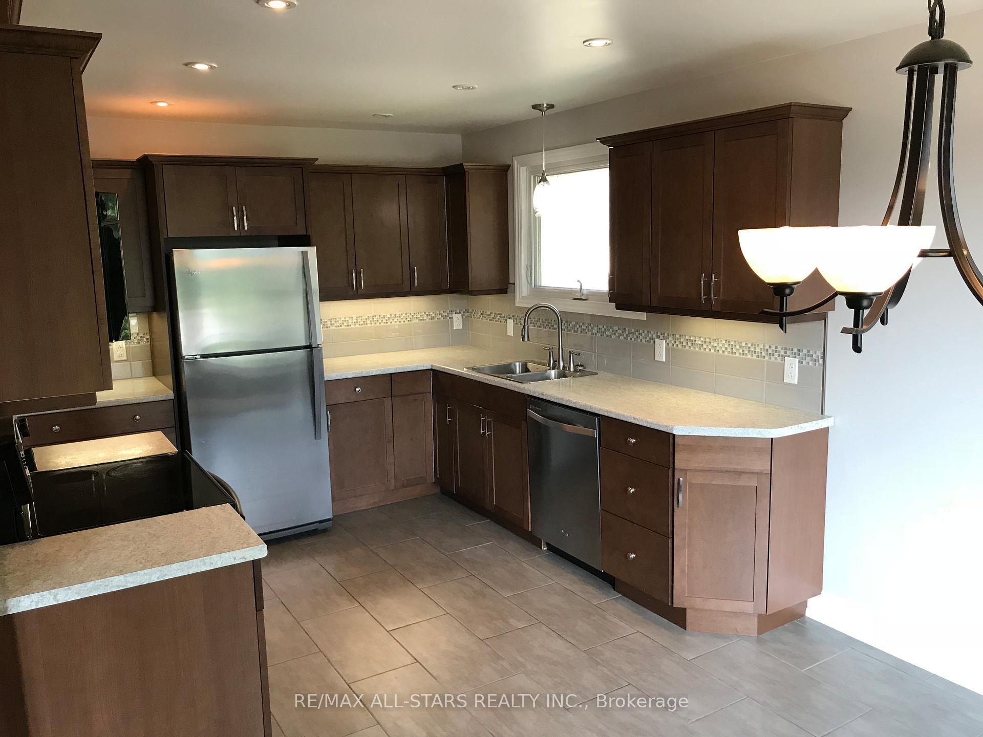 Photo 32 of 3 Lakeview Drive, Scugog, Port Perry — HOMEH