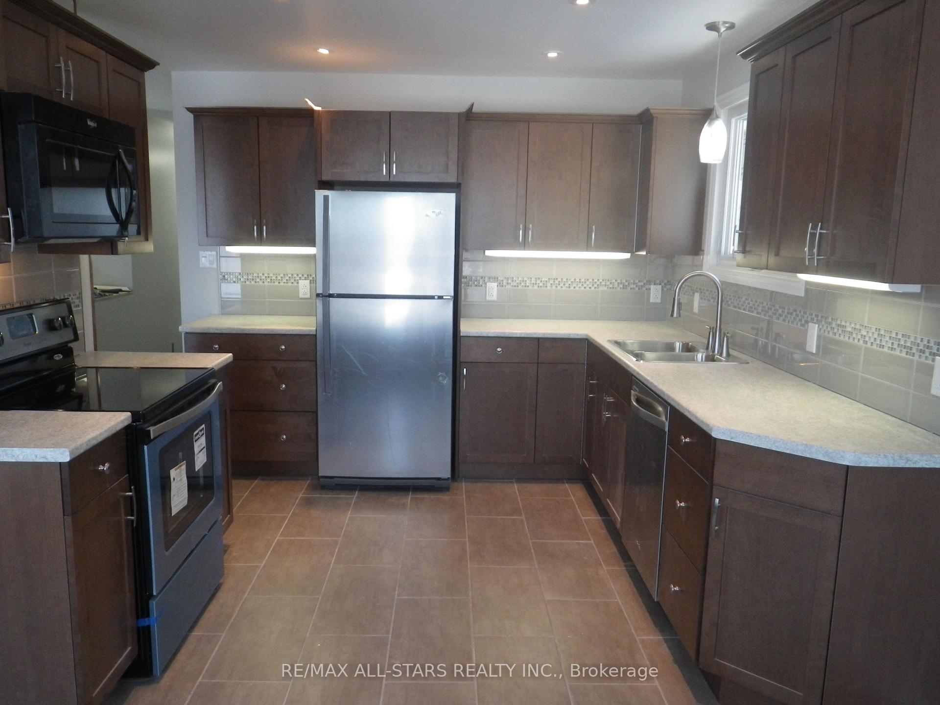 Photo 33 of 3 Lakeview Drive, Scugog, Port Perry — HOMEH