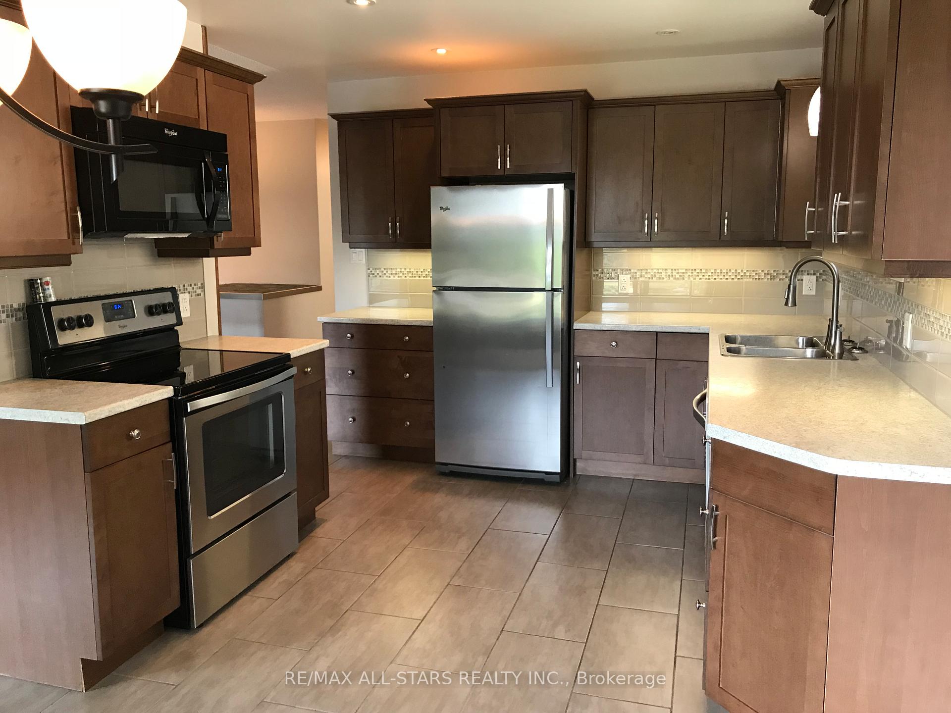 Photo 35 of 3 Lakeview Drive, Scugog, Port Perry — HOMEH