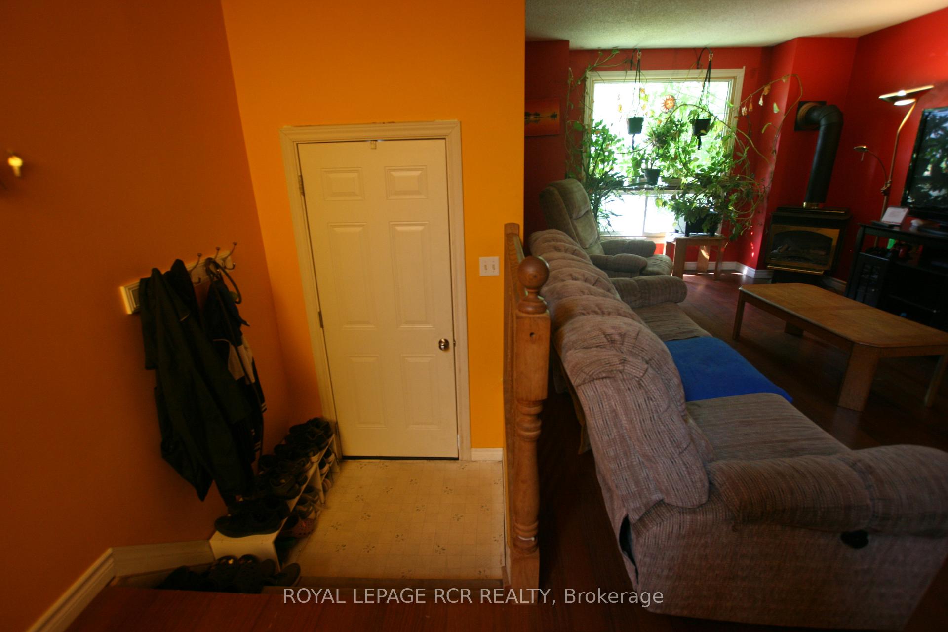 Photo 2 of 516 Pineview Gardens, Shelburne — HOMEH