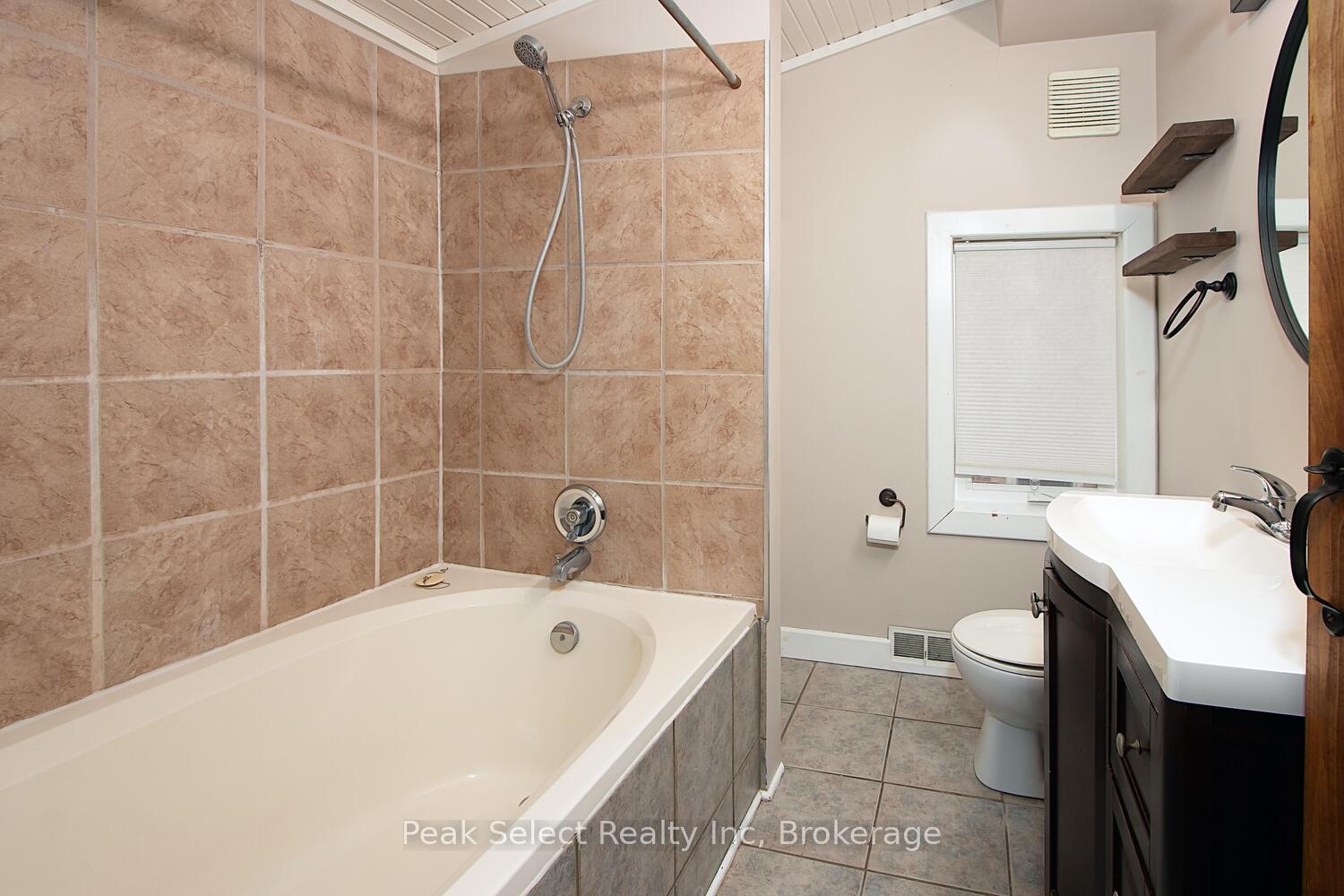 Photo 11 of 70393 Road 164, South Huron, Usborne — HOMEH