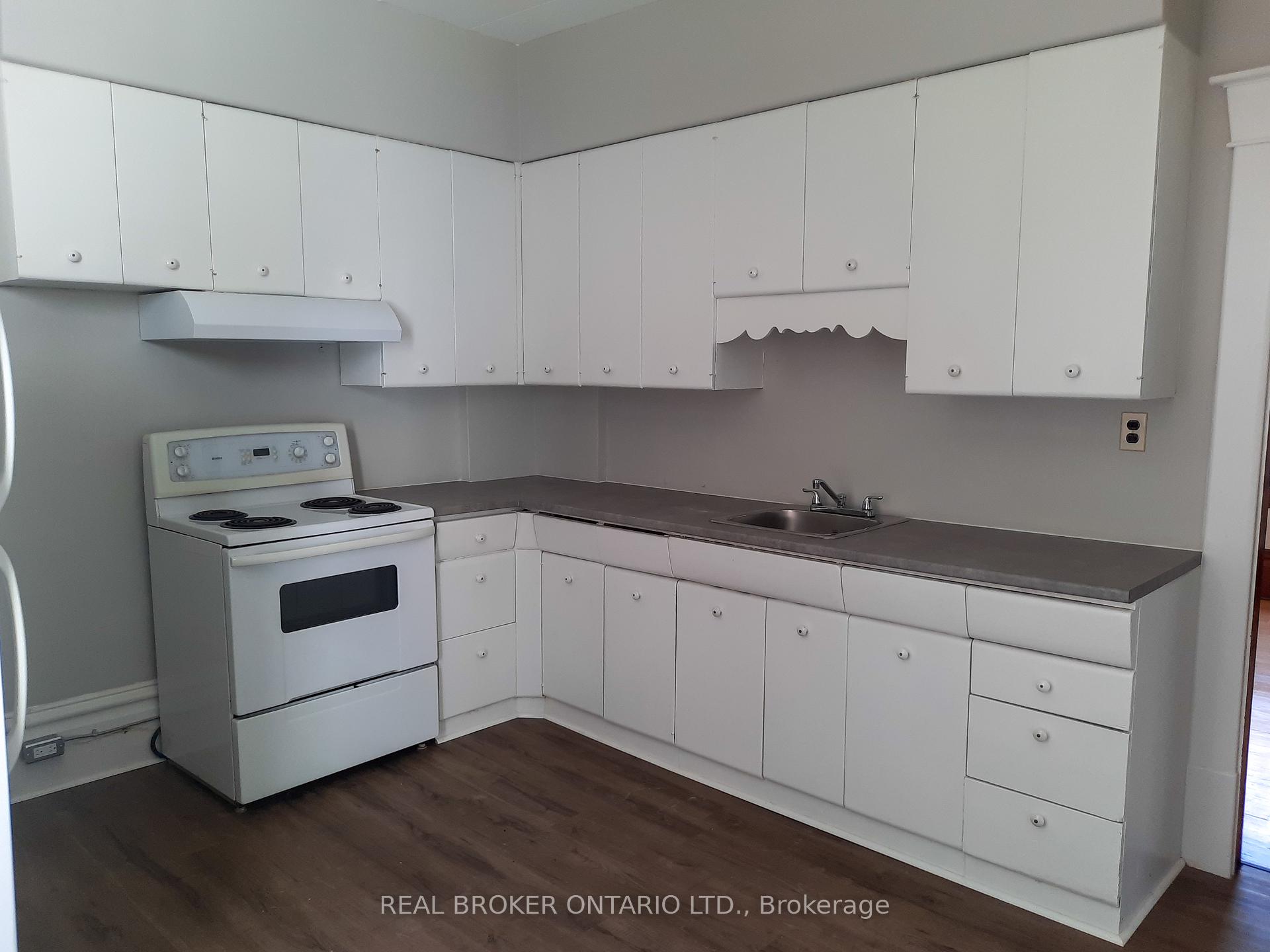 Photo 8 of 7 Montgomery Place, Smiths Falls — HOMEH