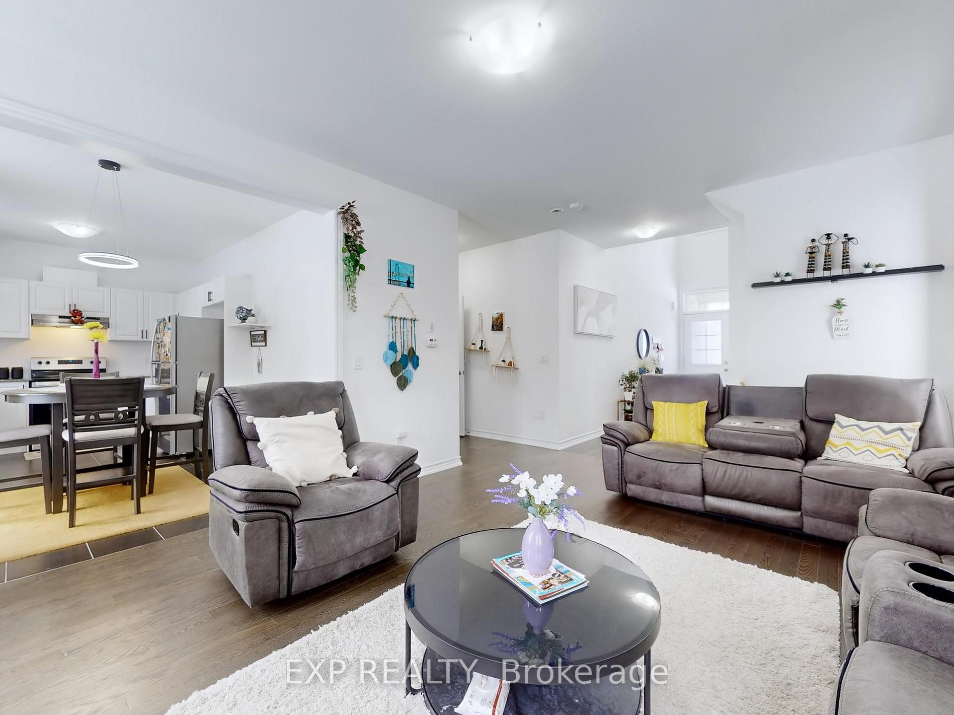 Photo 5 of 32 Doc Lougheed Avenue, Grey Highlands — HOMEH