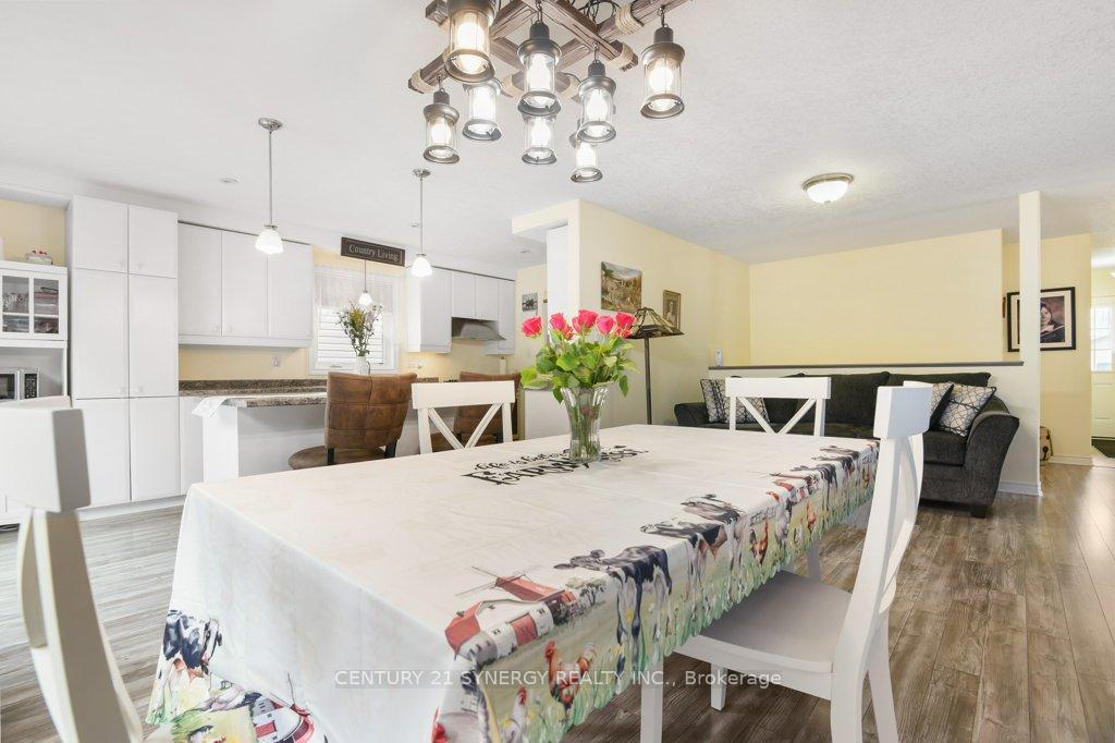 Photo 10 of 42 Code Crescent, Smiths Falls — HOMEH