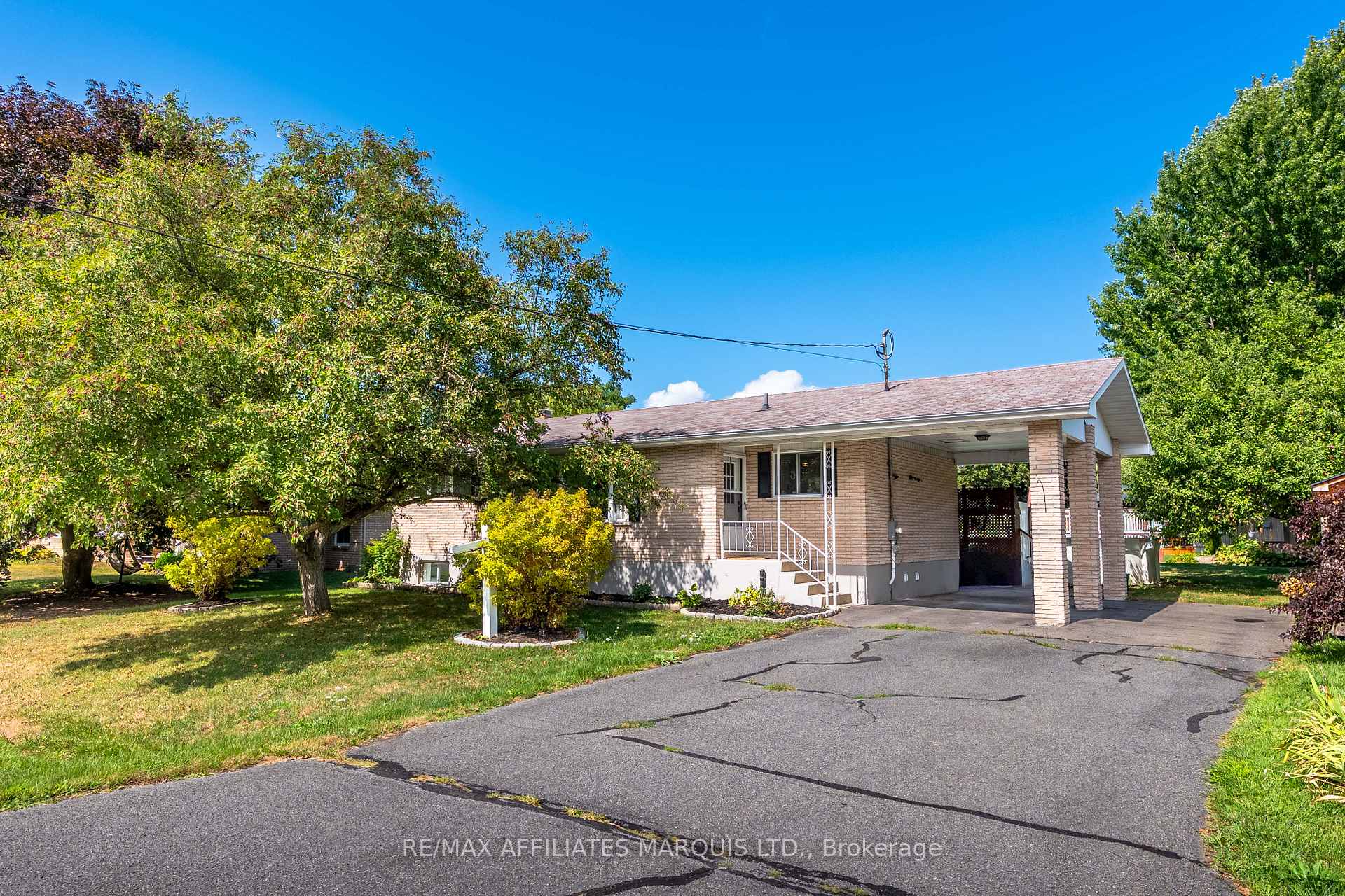 Photo 1 of 18223 Oak Drive, South Glengarry, South Glengarry (Charlottenburgh) Twp — HOMEH