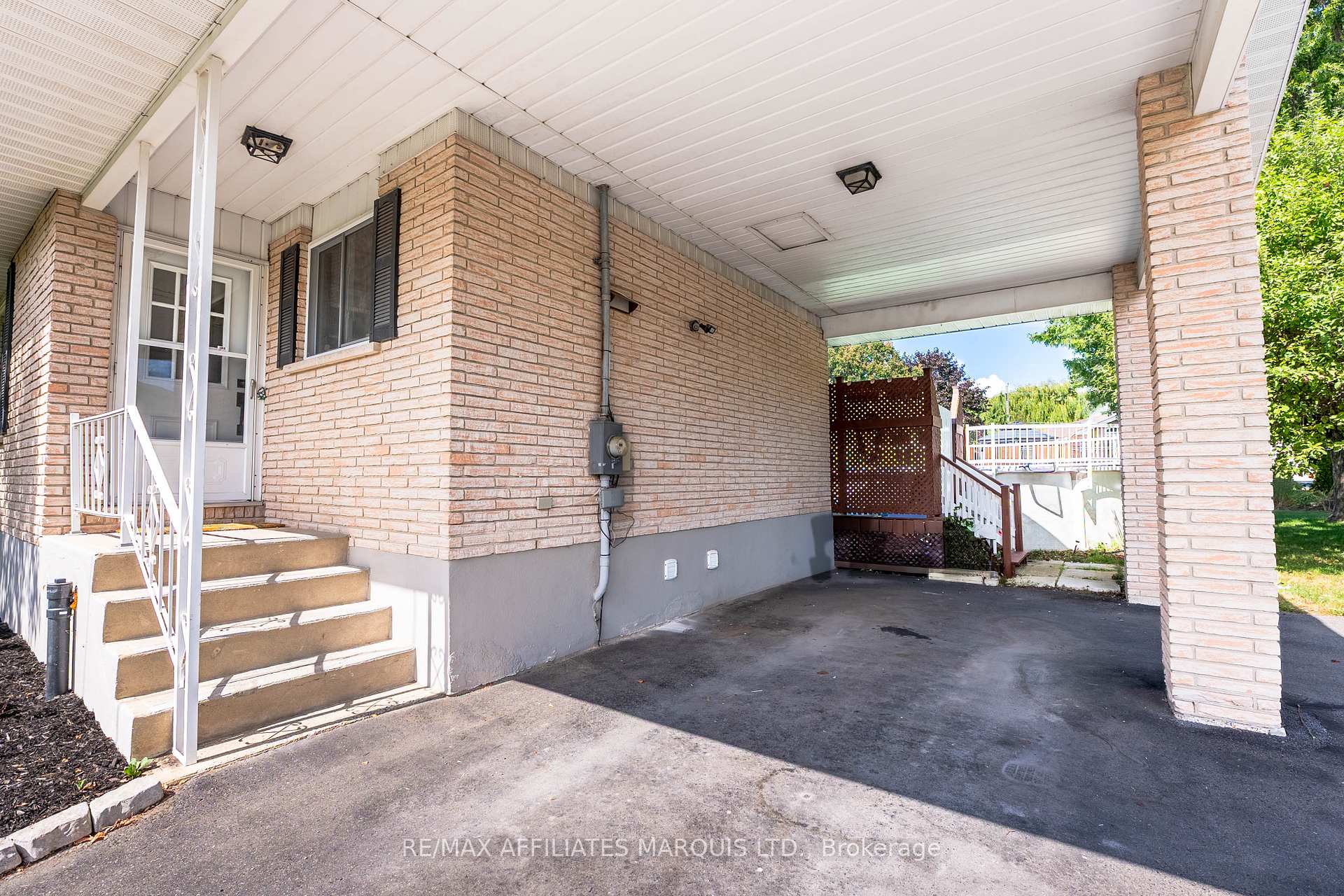 Photo 2 of 18223 Oak Drive, South Glengarry, South Glengarry (Charlottenburgh) Twp — HOMEH