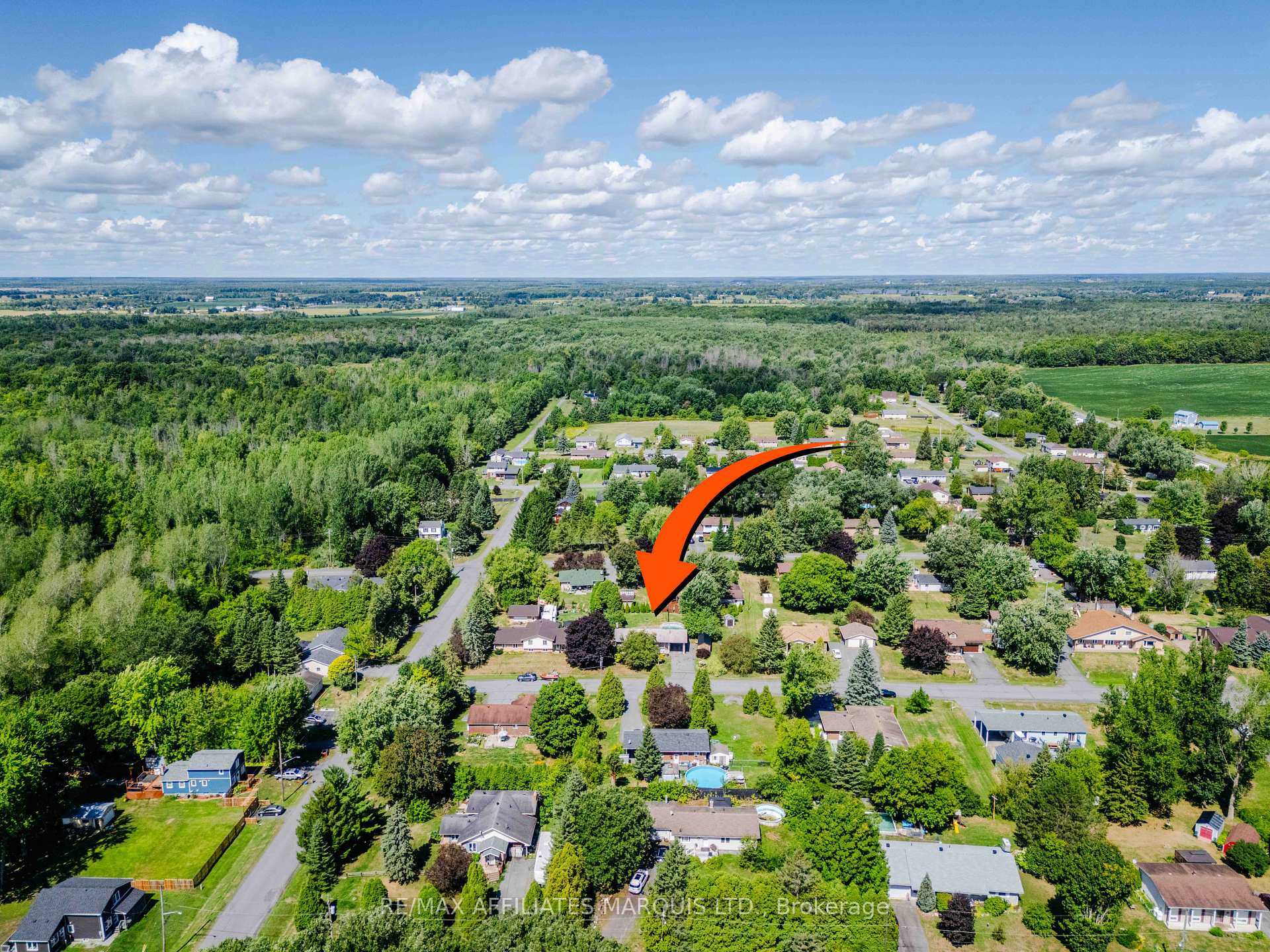 Photo 4 of 18223 Oak Drive, South Glengarry, South Glengarry (Charlottenburgh) Twp — HOMEH