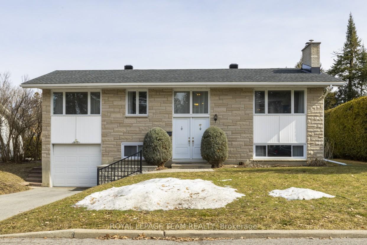 Front of 20 Dayton Crescent