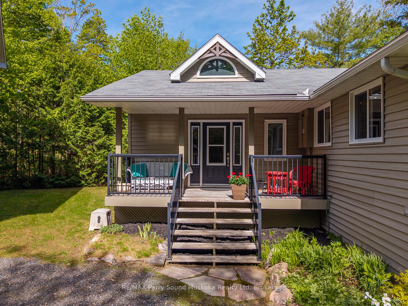 Photo 8 of 3 Maureen Drive, Seguin — HOMEH