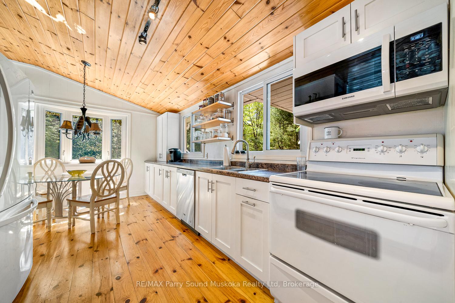 Photo 13 of 3 Maureen Drive, Seguin — HOMEH