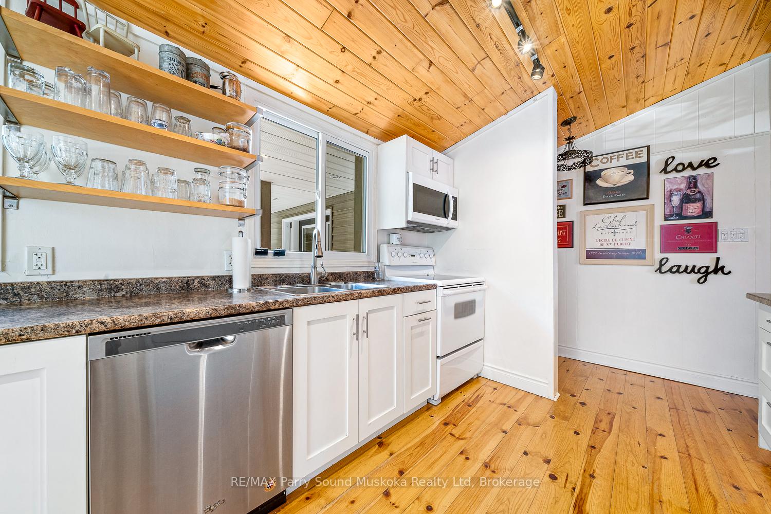 Photo 15 of 3 Maureen Drive, Seguin — HOMEH