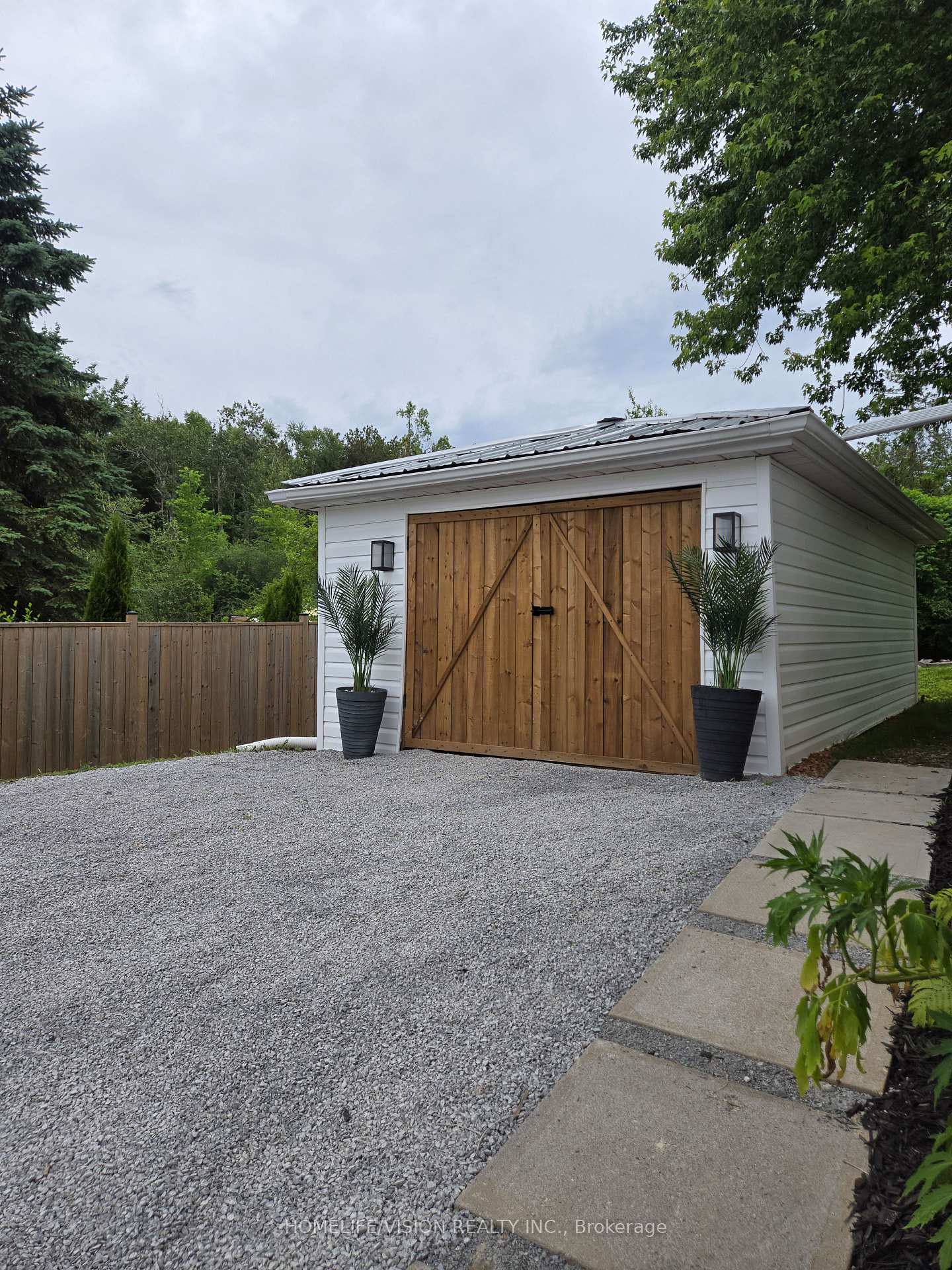 Photo 3 of 338 Carnegie Beach Road, Scugog, Rural Scugog — HOMEH