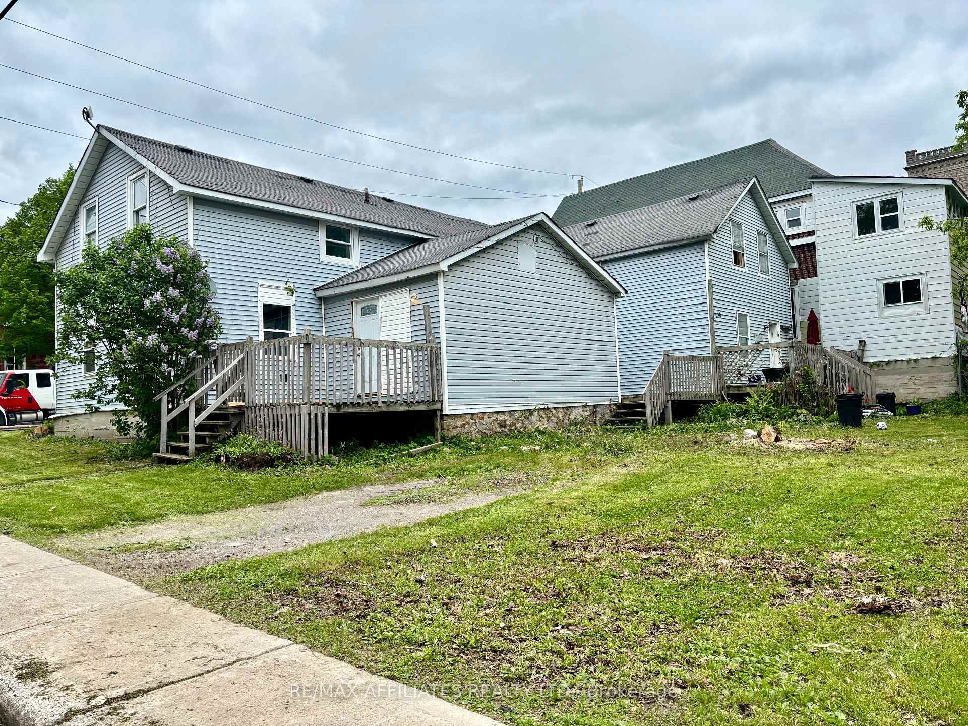 Photo 3 of 25 Church Street W, Smiths Falls — HOMEH