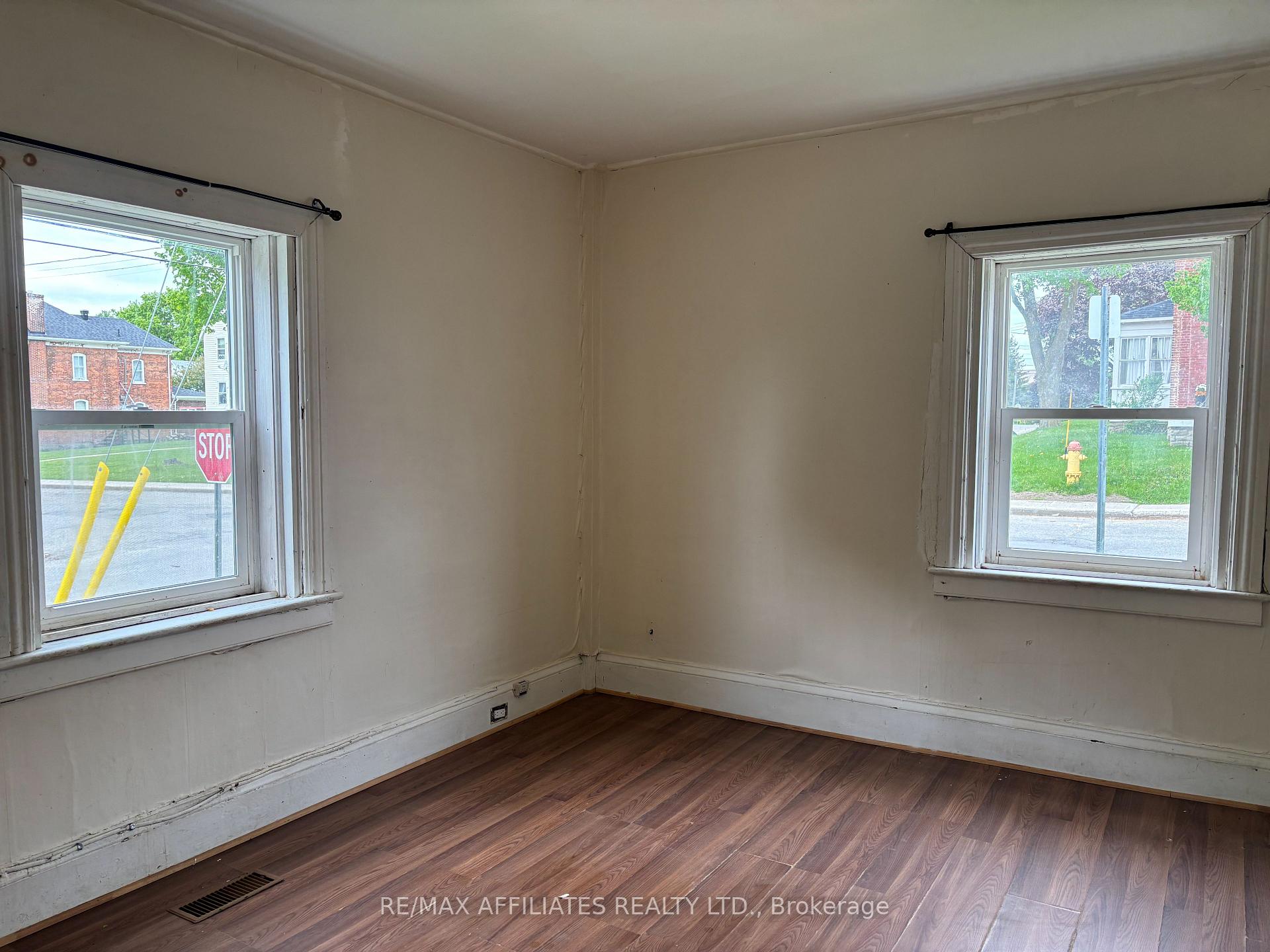 Photo 10 of 25 Church Street W, Smiths Falls — HOMEH