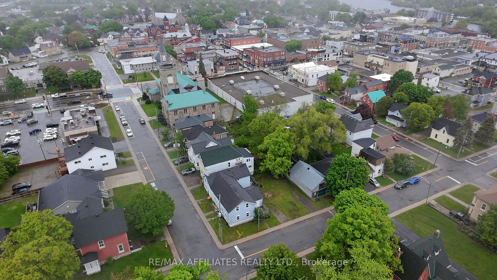 Photo 15 of 25 Church Street W, Smiths Falls — HOMEH