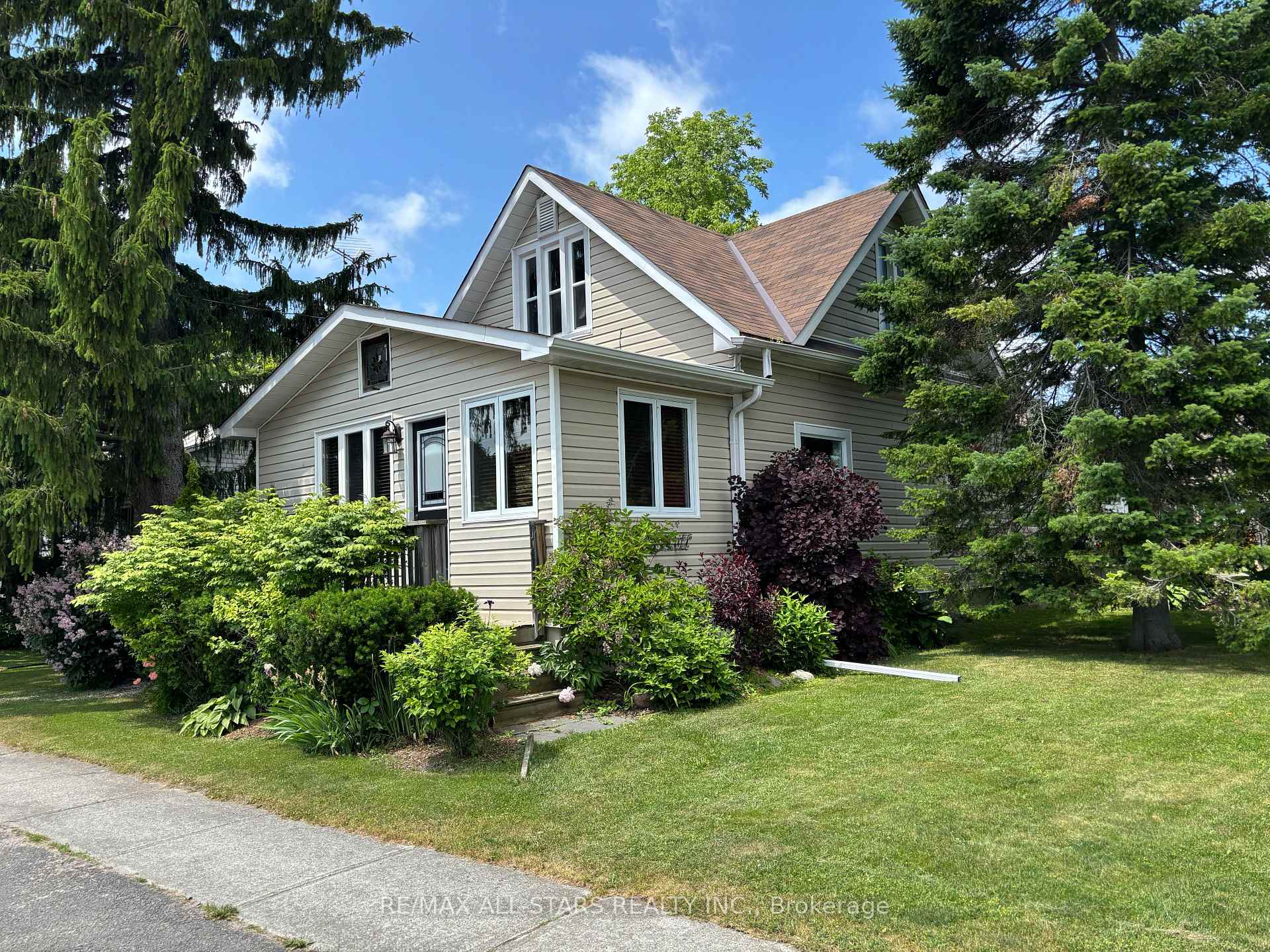 Photo 3 of 2 Henrietta Street, Scugog, Rural Scugog — HOMEH