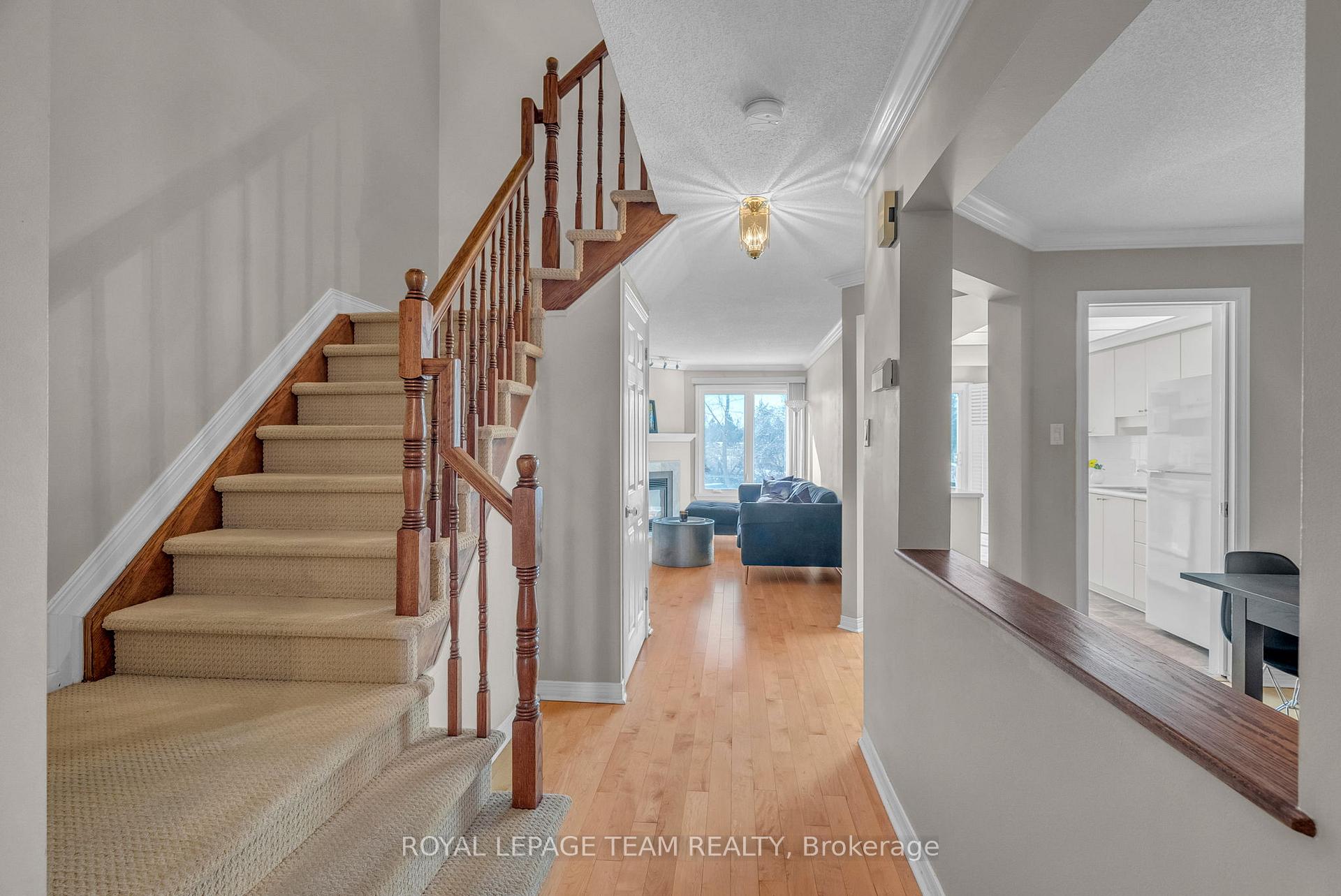Photo 3 of 64 Westpointe Crescent, Ottawa, Centrepointe — HOMEH