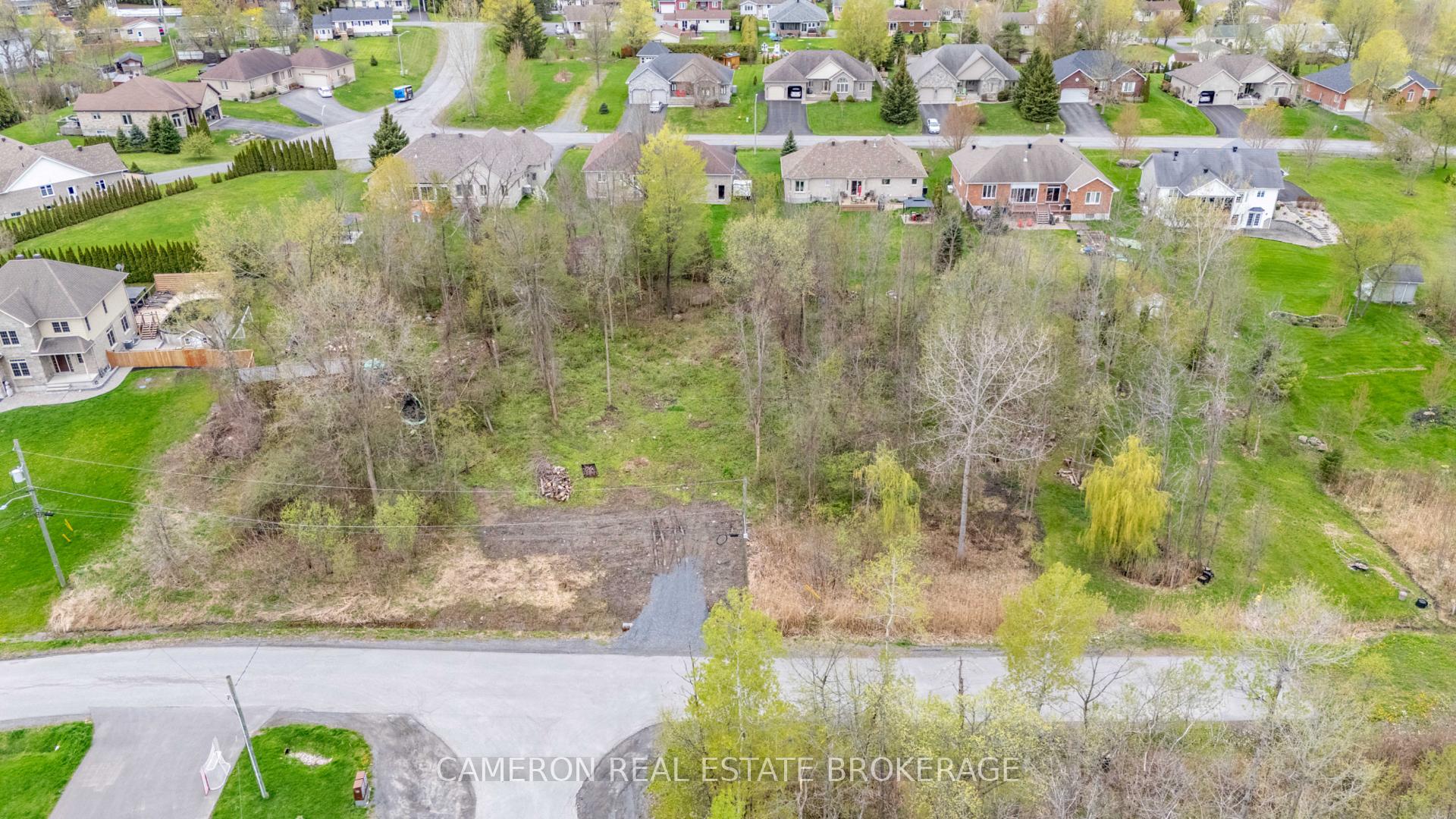 Photo 3 of 14 Primrose Lane, South Stormont, Long Sault — HOMEH