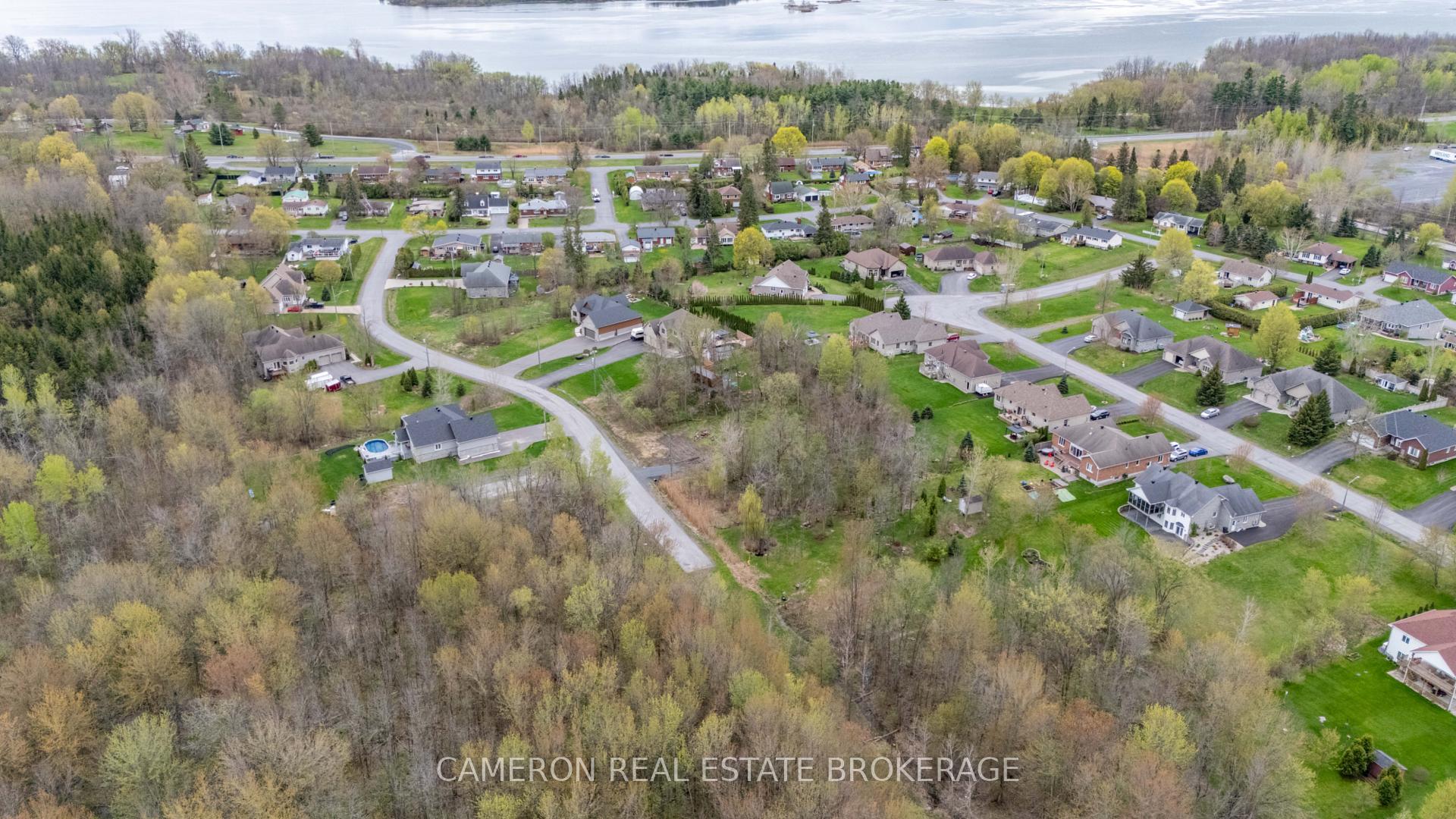 Photo 10 of 14 Primrose Lane, South Stormont, Long Sault — HOMEH