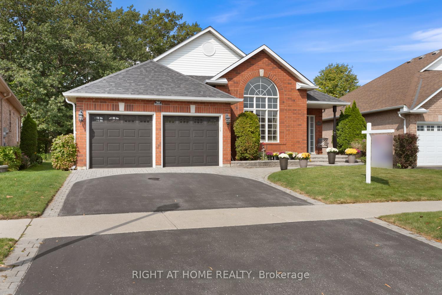 Photo 2 of 311 Waterbury Crescent, Scugog, Port Perry — HOMEH