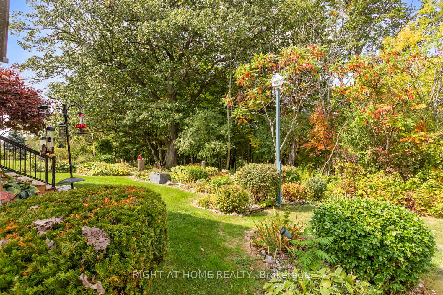 Photo 4 of 311 Waterbury Crescent, Scugog, Port Perry — HOMEH