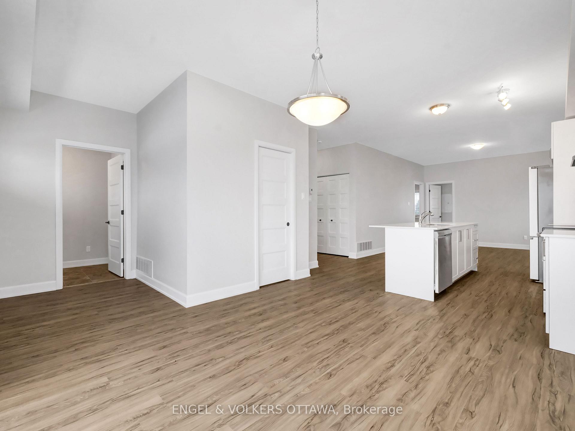Photo 10 of Unit 304, 108 St Moritz Trail, Embrun — HOMEH