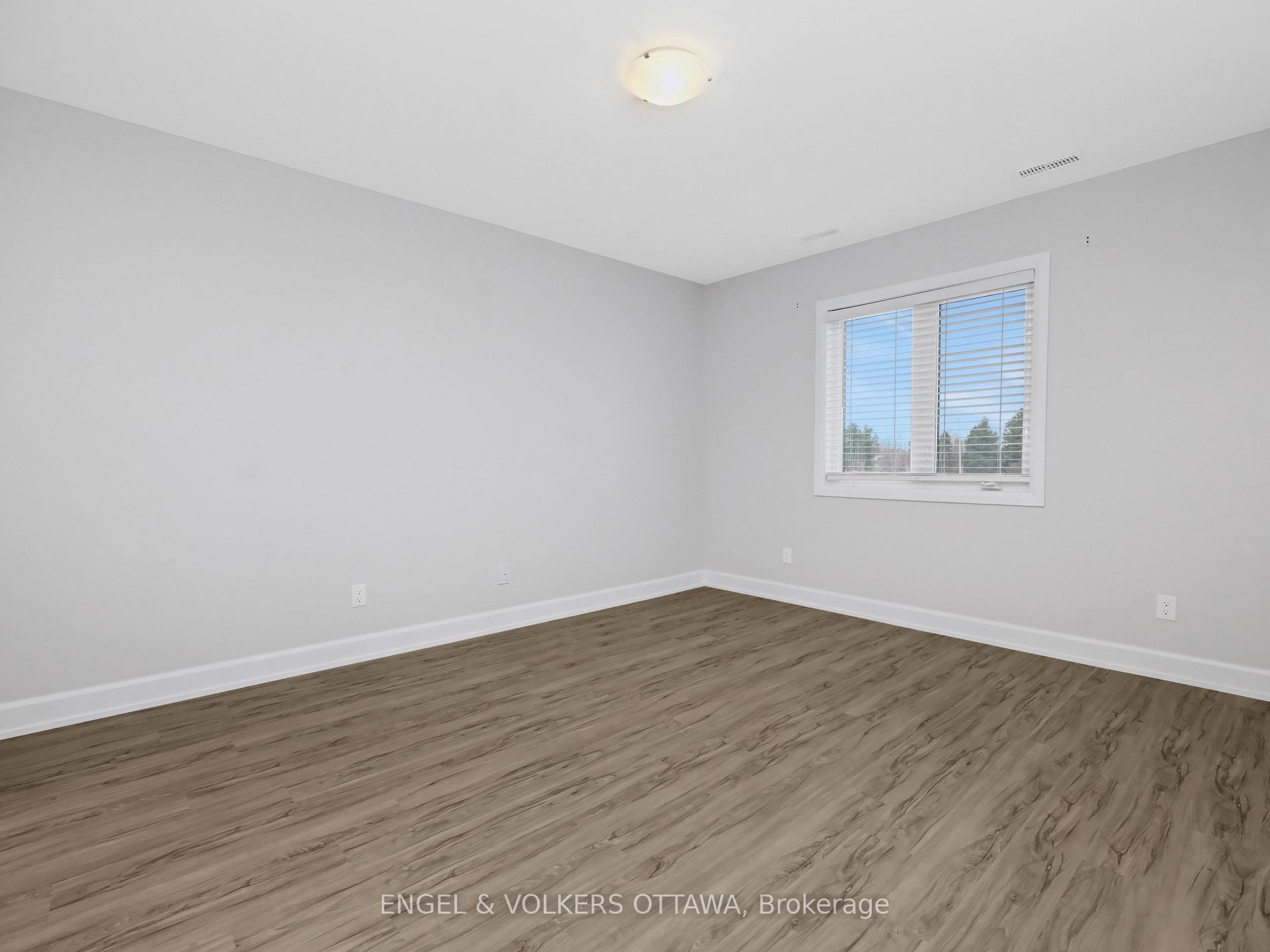 Photo 17 of Unit 304, 108 St Moritz Trail, Embrun — HOMEH