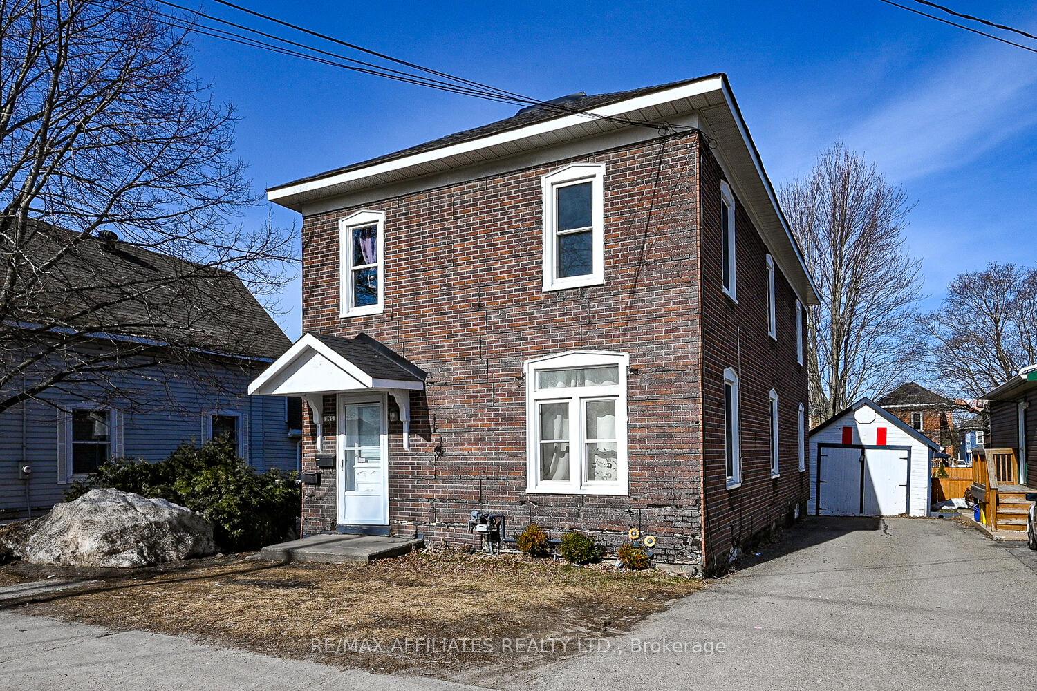 Photo 5 of 160 Chambers Street, Smiths Falls — HOMEH