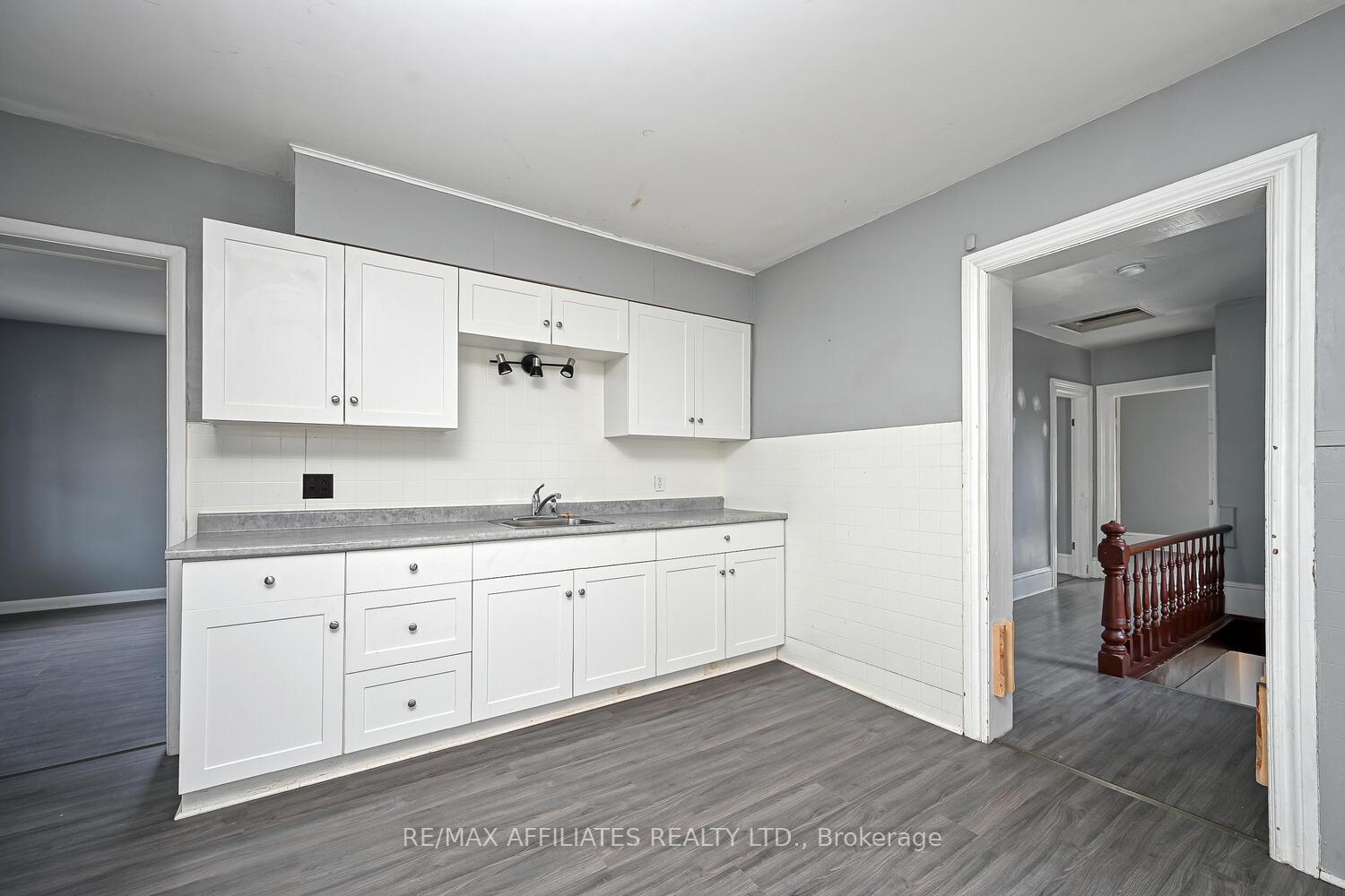 Photo 14 of 160 Chambers Street, Smiths Falls — HOMEH