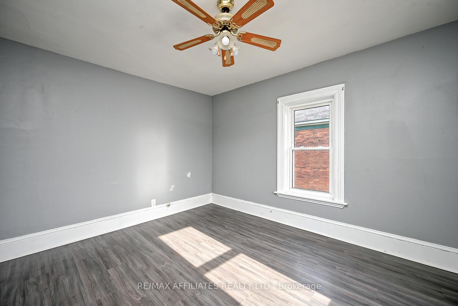 Photo 23 of 160 Chambers Street, Smiths Falls — HOMEH