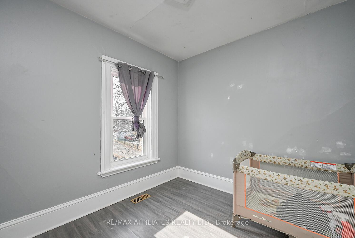 Photo 24 of 160 Chambers Street, Smiths Falls — HOMEH
