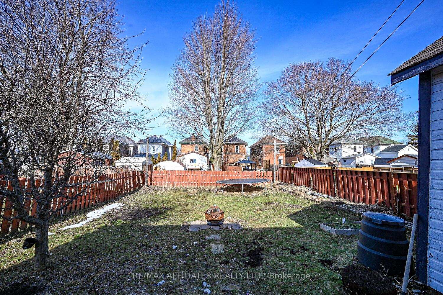 Photo 34 of 160 Chambers Street, Smiths Falls — HOMEH