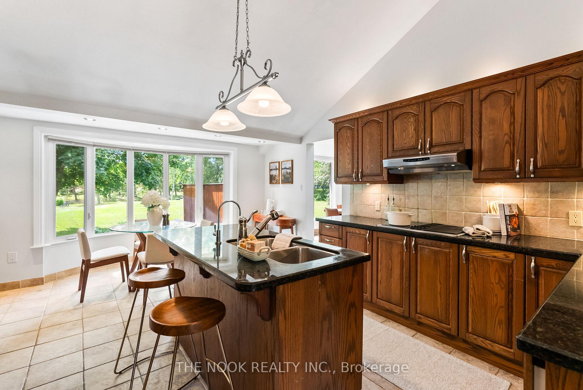 Photo 16 of 10 Stone Sound, Scugog, Port Perry — HOMEH