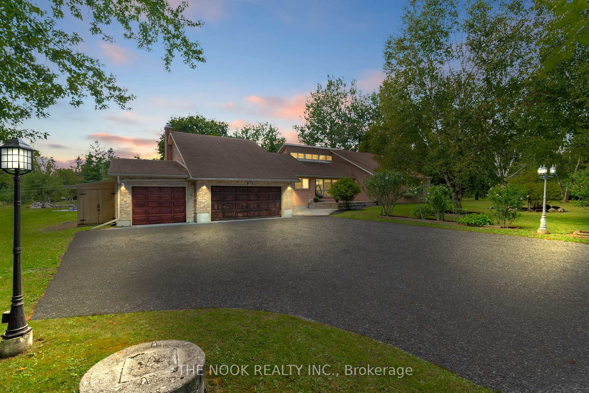 Photo 48 of 10 Stone Sound, Scugog, Port Perry — HOMEH