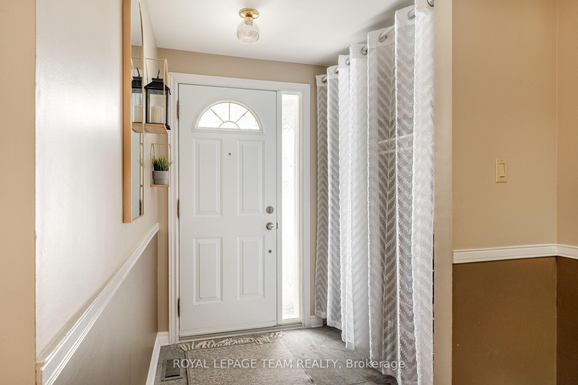 Photo 16 of 80 Pinetrail Crescent, Ottawa, Centrepointe — HOMEH