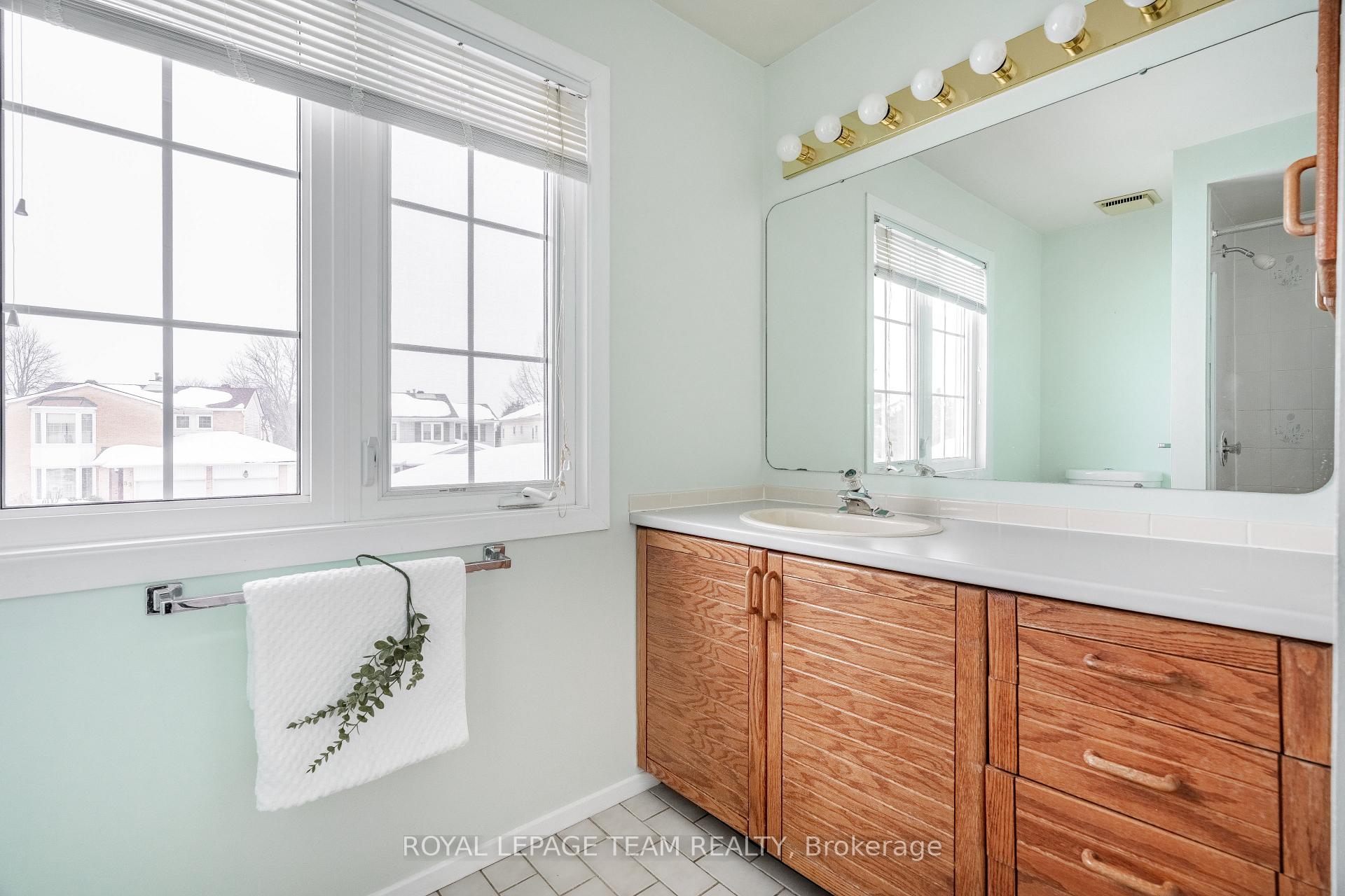 Photo 35 of 80 Pinetrail Crescent, Ottawa, Centrepointe — HOMEH