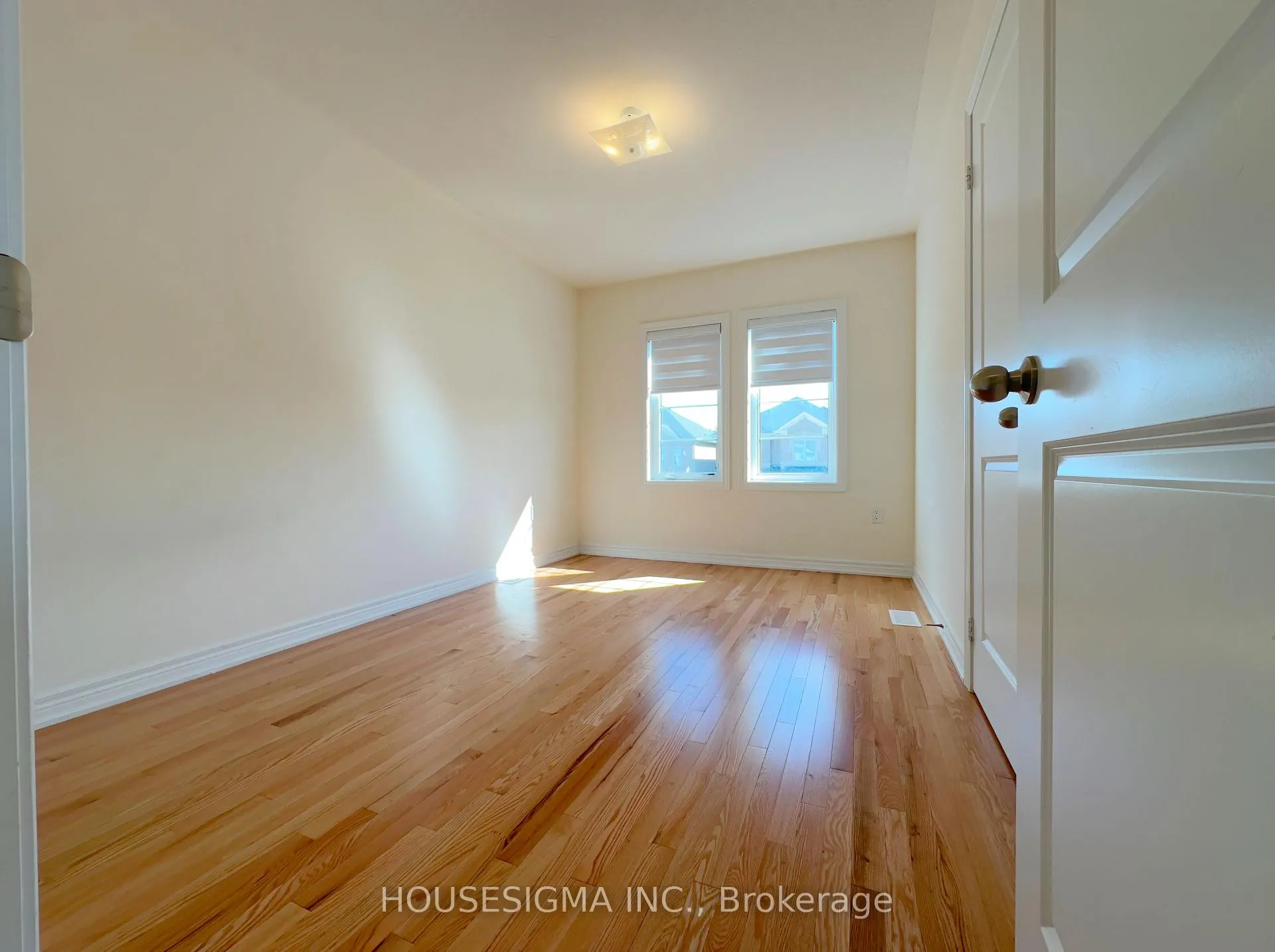 Photo 18 of 560 Red Elm Road, Shelburne — HOMEH