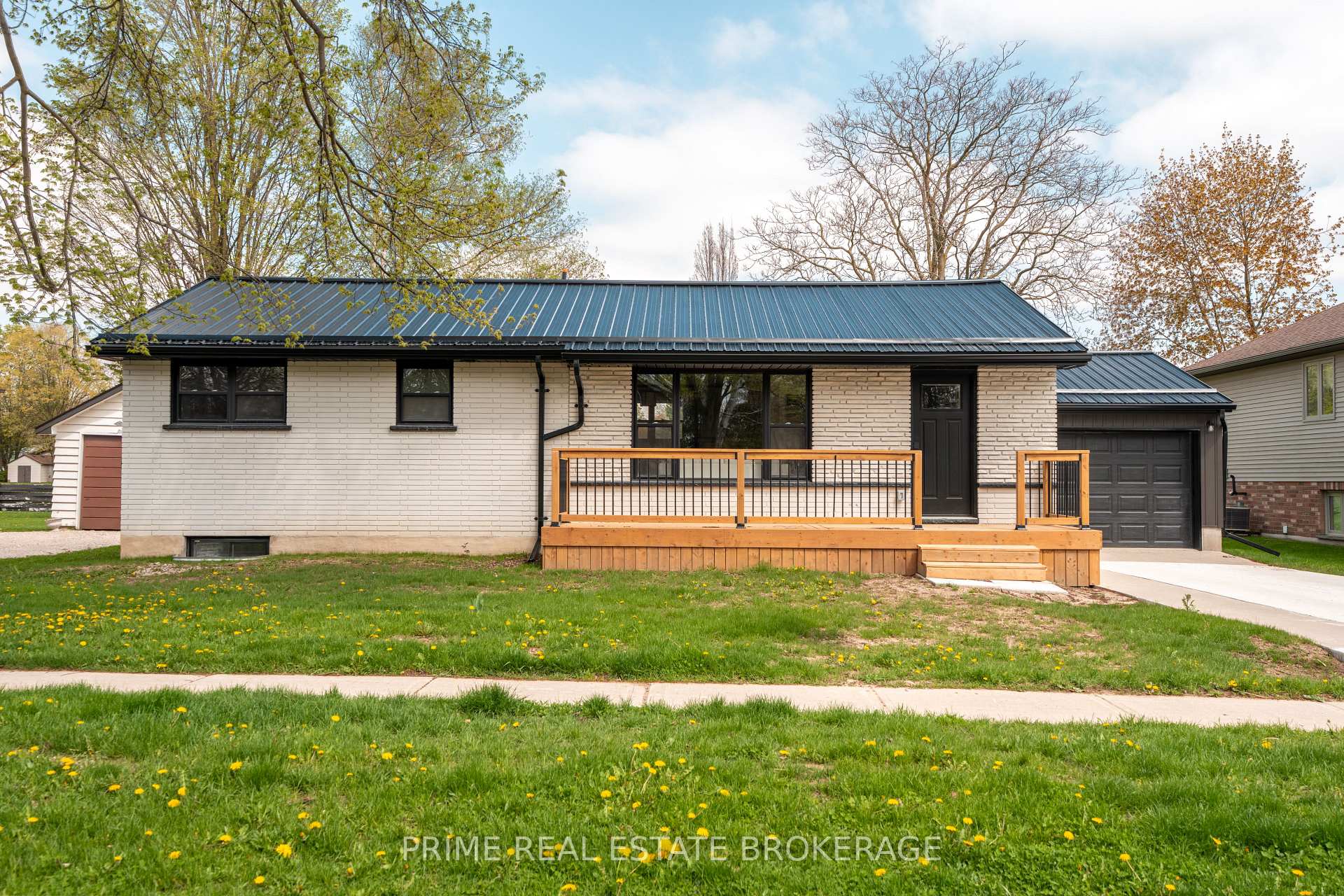 Photo 2 of 320 Marlborough Street, South Huron, Exeter — HOMEH