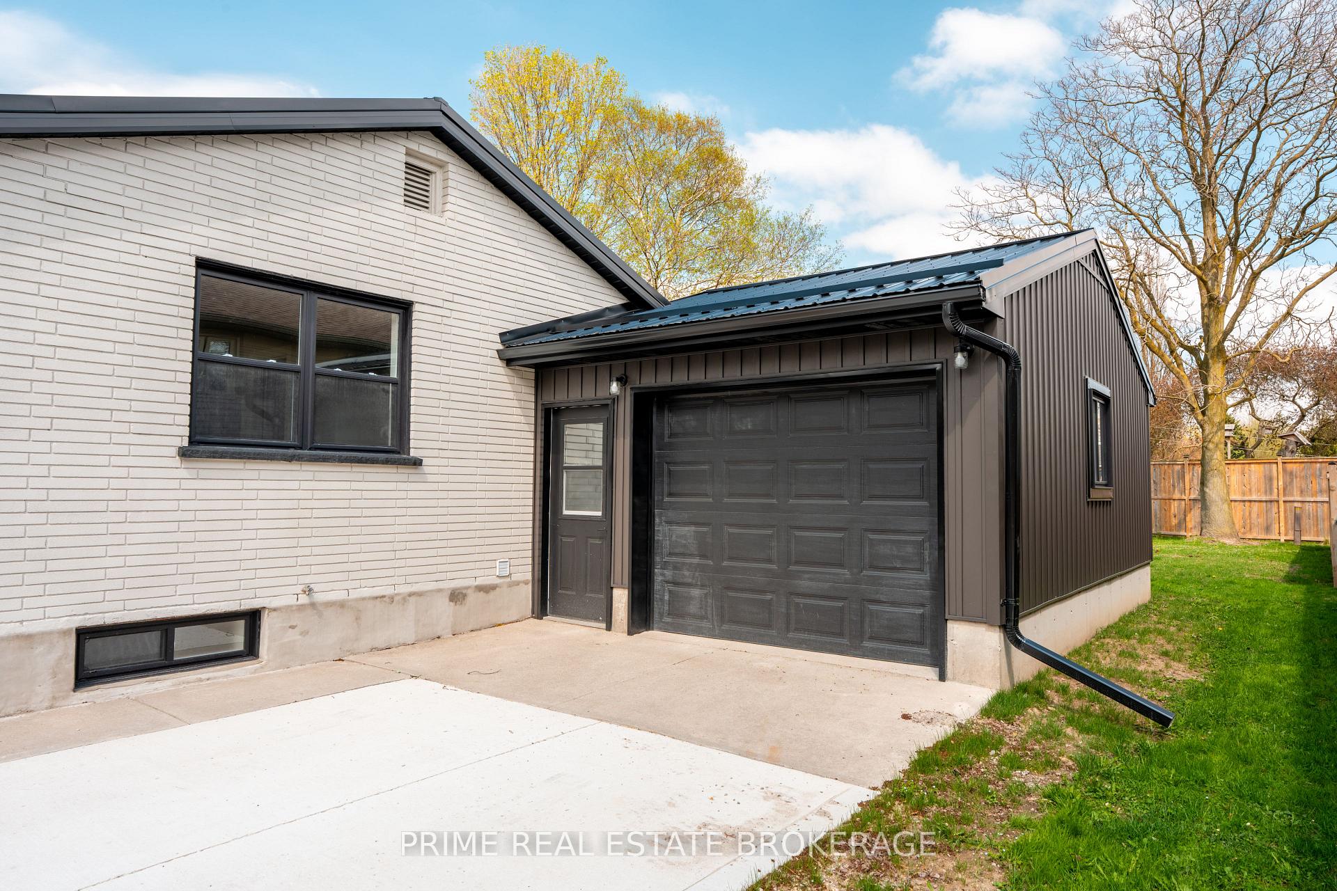 Photo 3 of 320 Marlborough Street, South Huron, Exeter — HOMEH